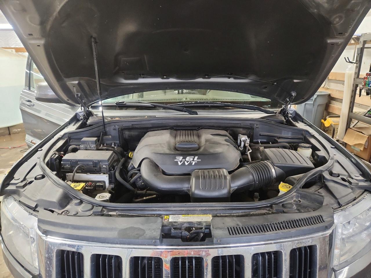 2012 Jeep Grand Cherokee Laredo Gray vin: 1C4RJFAG8CC178826