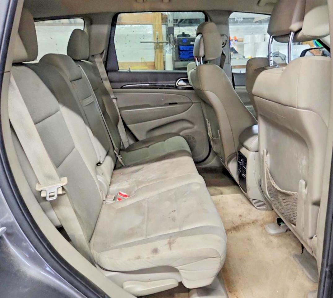 2012 Jeep Grand Cherokee Laredo Gray vin: 1C4RJFAG8CC178826