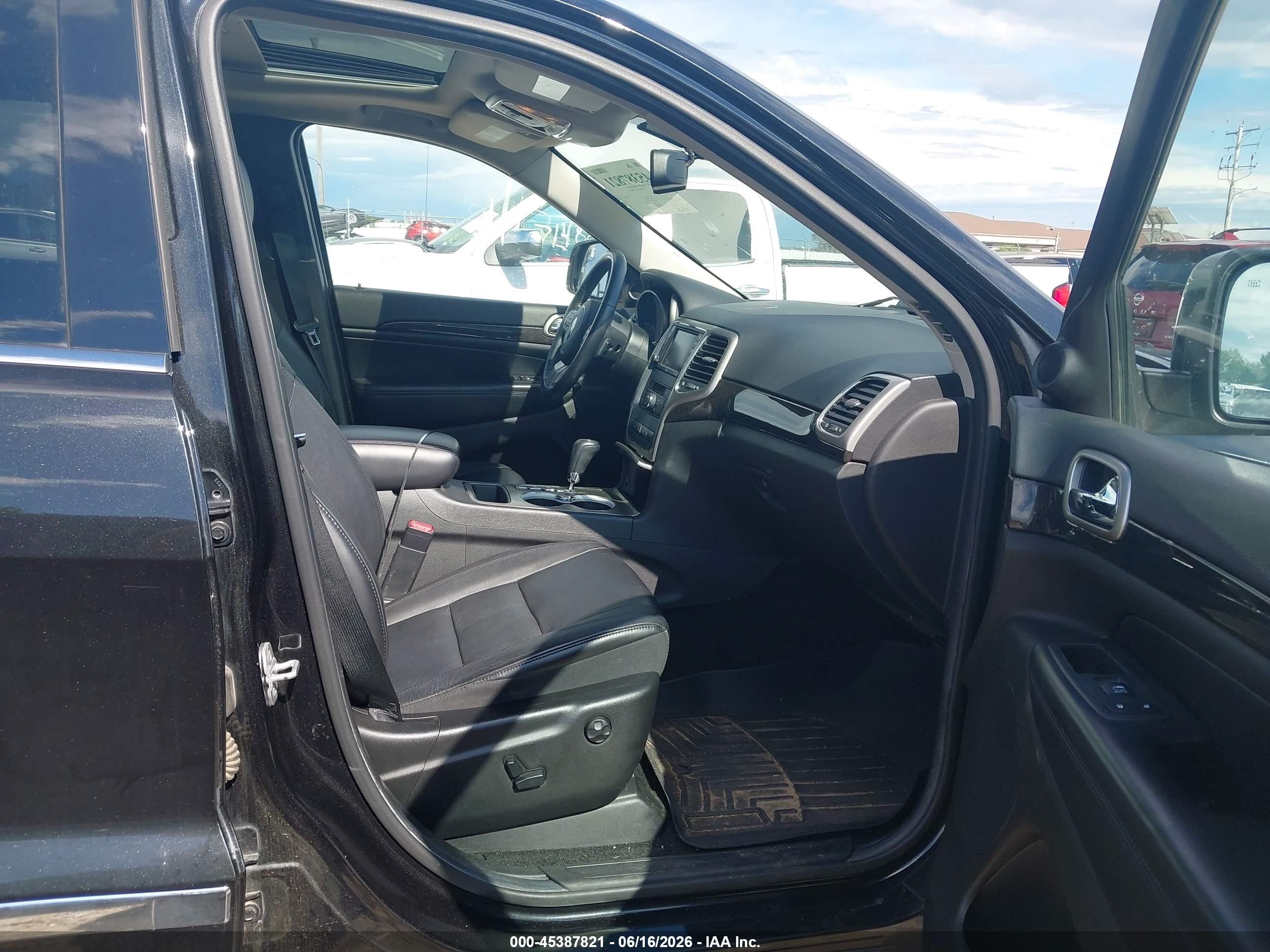 2012 Jeep Grand Cherokee Laredo Black vin: 1C4RJFAG8CC245103
