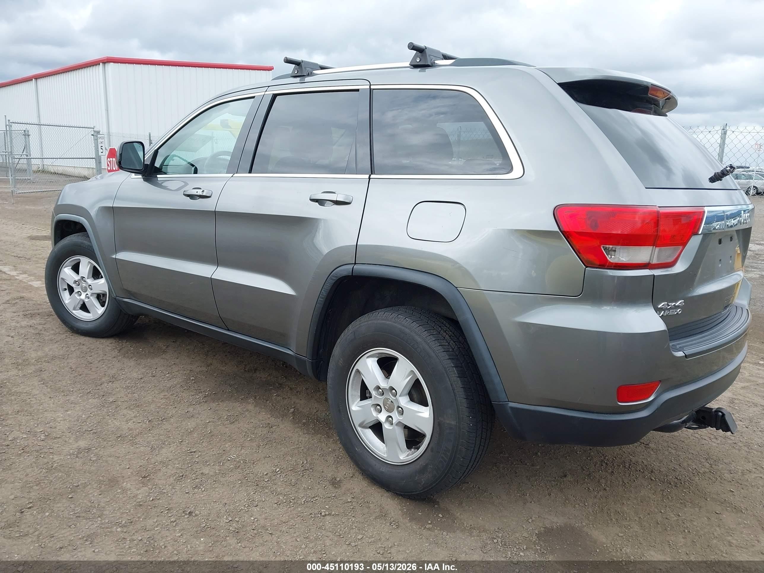 2012 Jeep Grand Cherokee Laredo Серый vin: 1C4RJFAG8CC323461