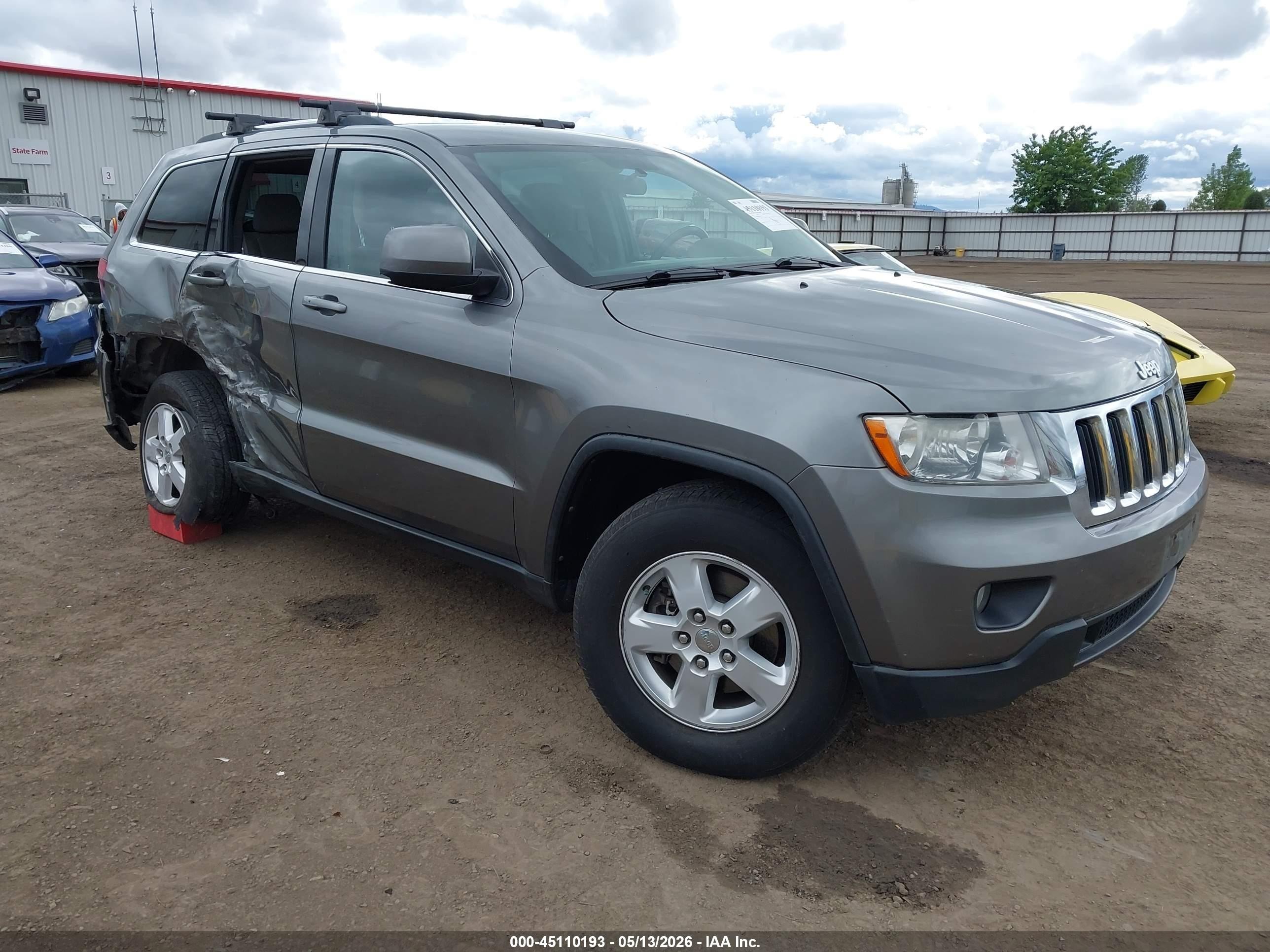 2012 Jeep Grand Cherokee Laredo Gray vin: 1C4RJFAG8CC323461