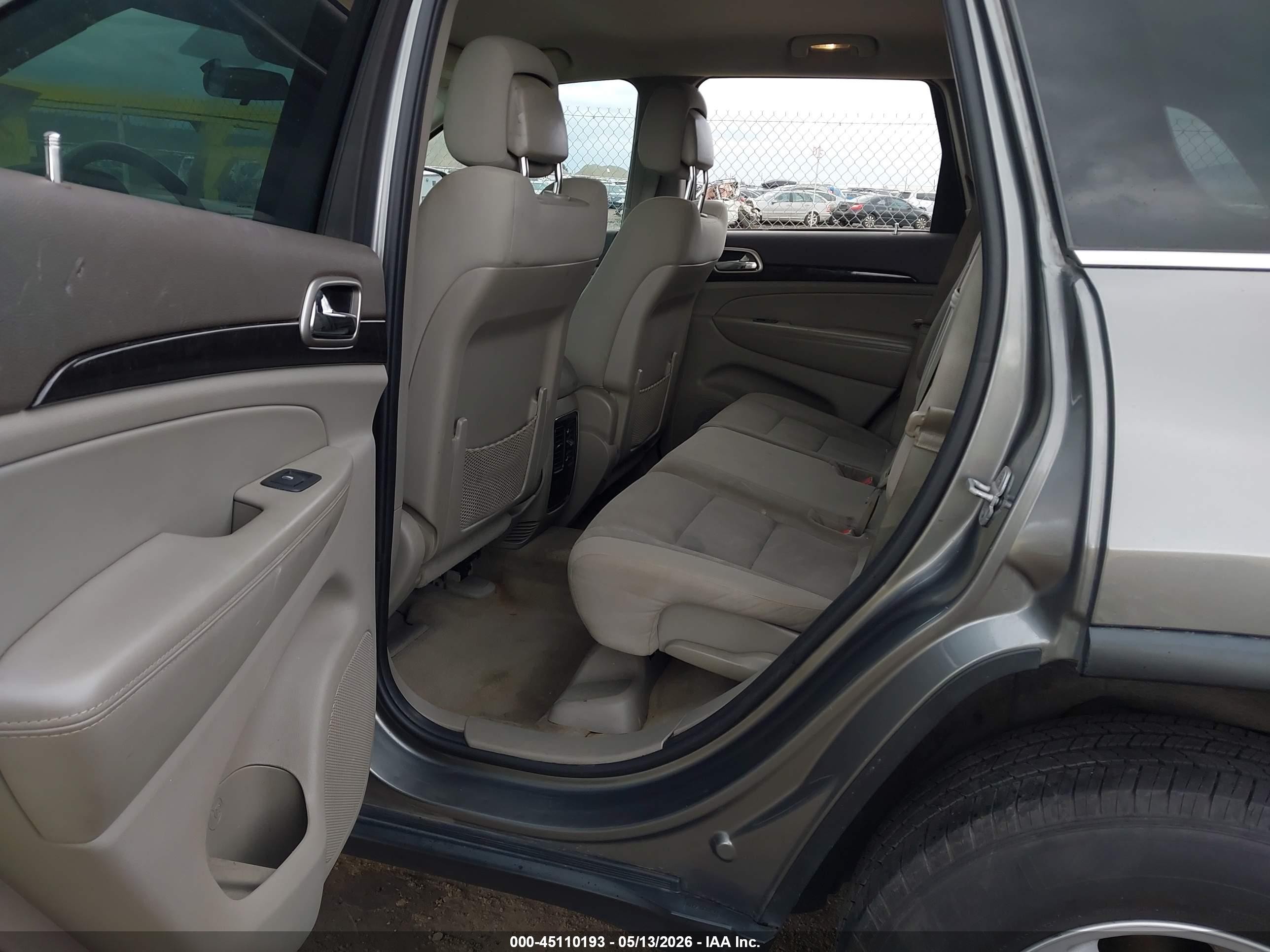 2012 Jeep Grand Cherokee Laredo Серый vin: 1C4RJFAG8CC323461