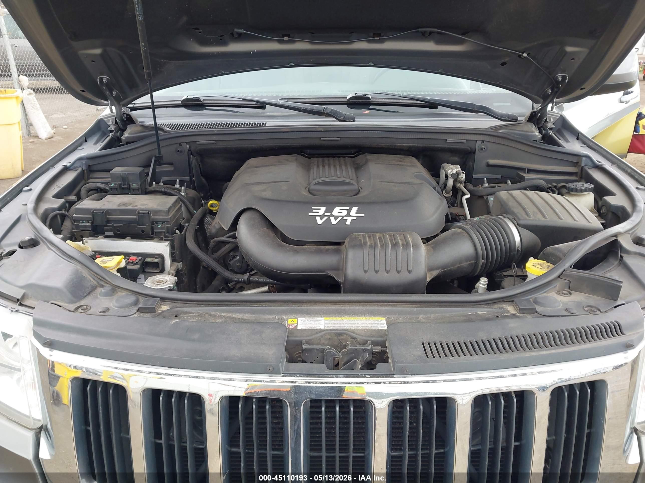 2012 Jeep Grand Cherokee Laredo Серый vin: 1C4RJFAG8CC323461