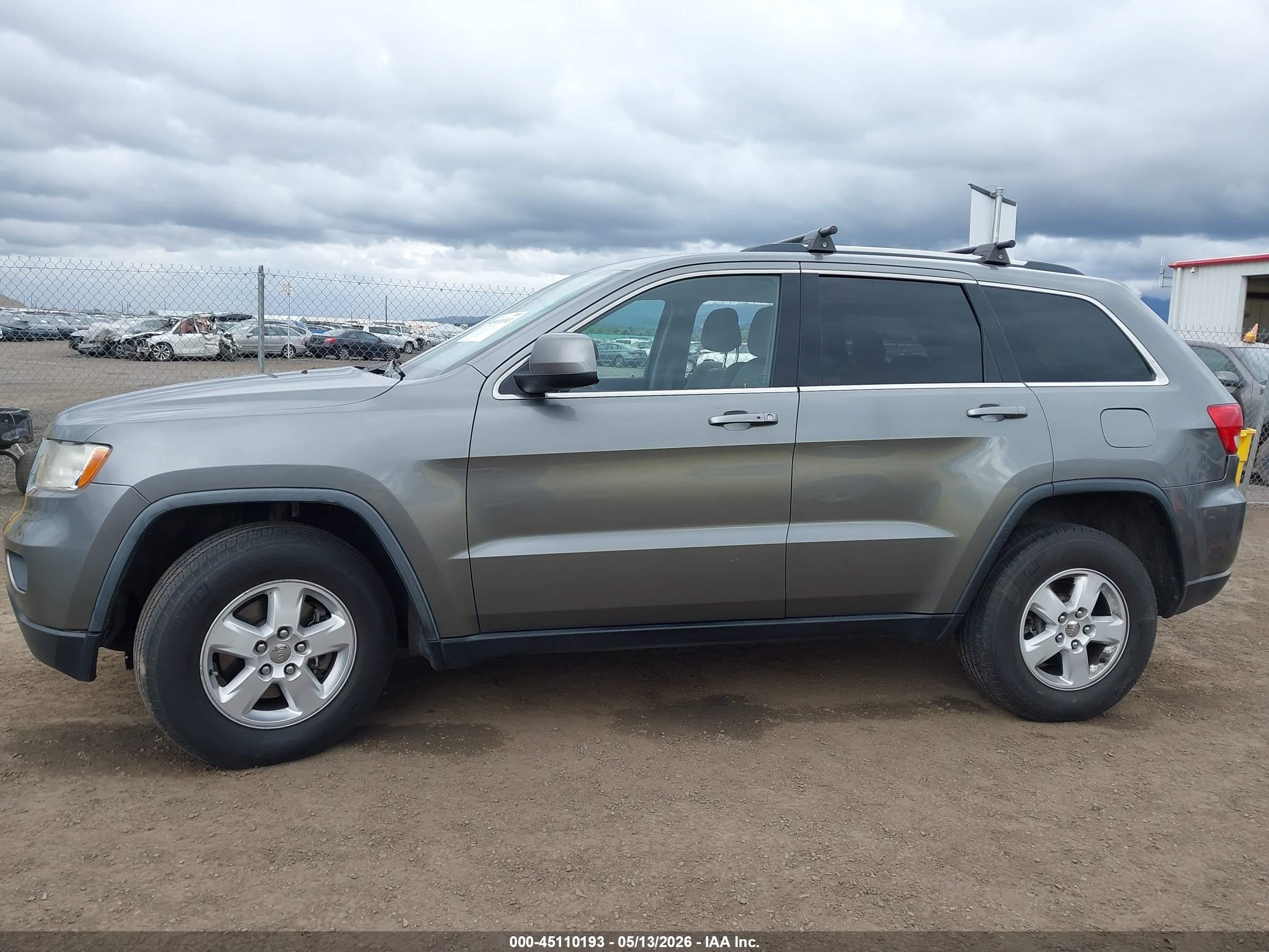 2012 Jeep Grand Cherokee Laredo Серый vin: 1C4RJFAG8CC323461