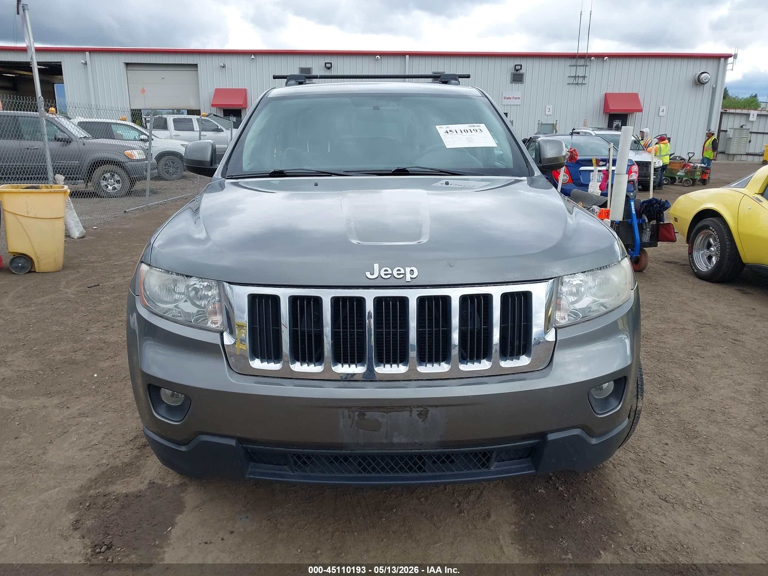 2012 Jeep Grand Cherokee Laredo Серый vin: 1C4RJFAG8CC323461