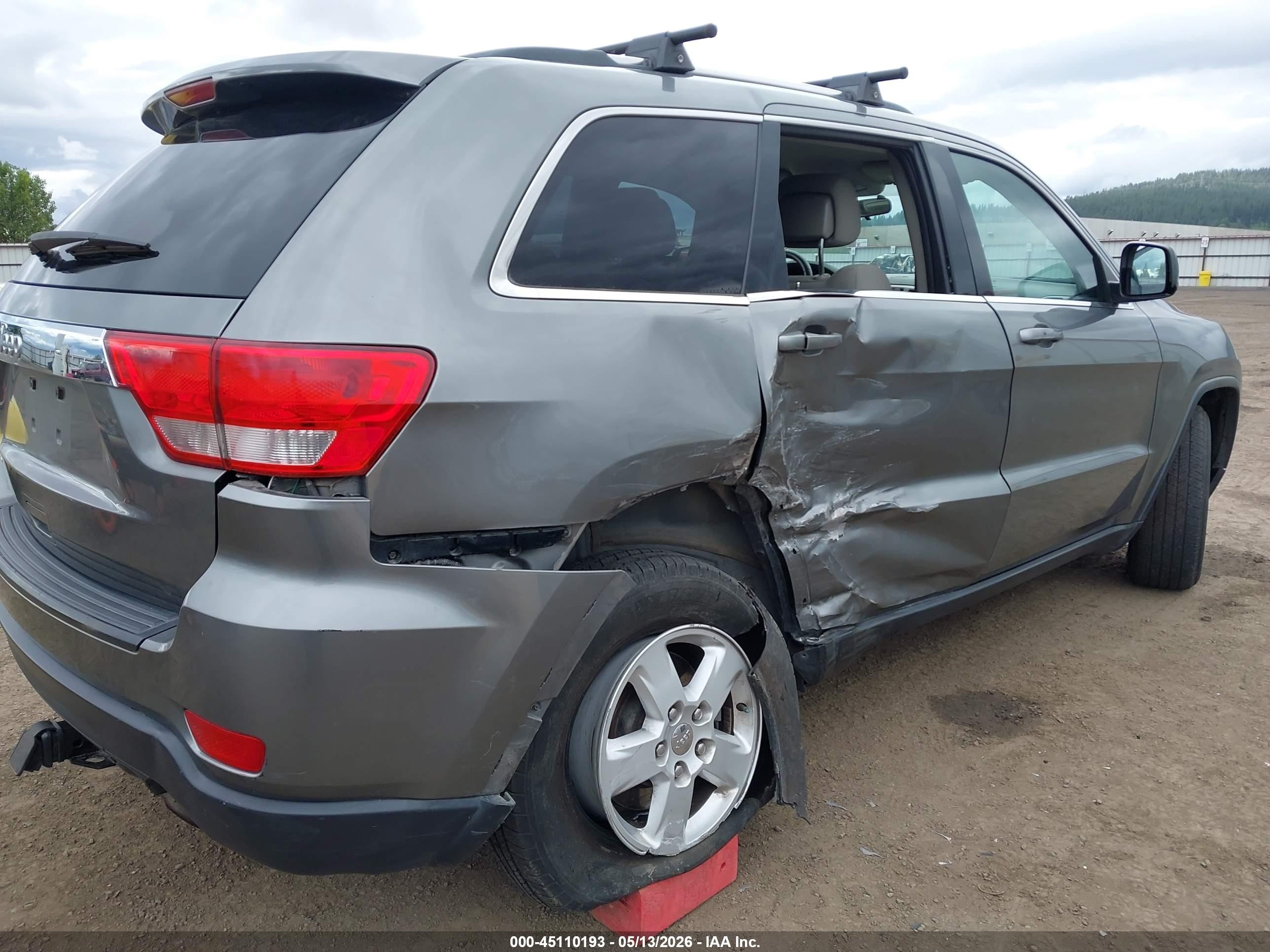 2012 Jeep Grand Cherokee Laredo Серый vin: 1C4RJFAG8CC323461
