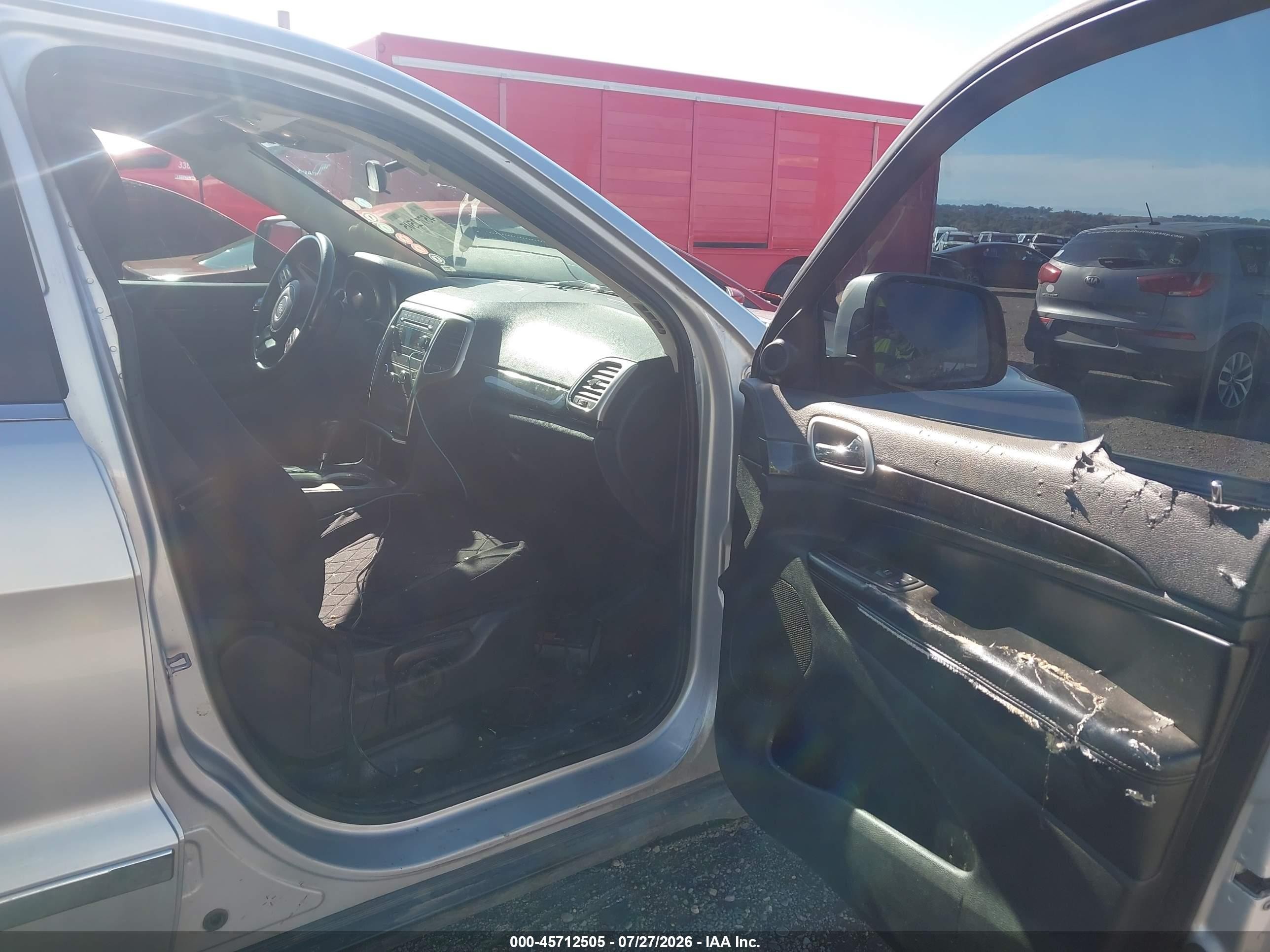 2012 Jeep Grand Cherokee Laredo White vin: 1C4RJFAG8CC359473