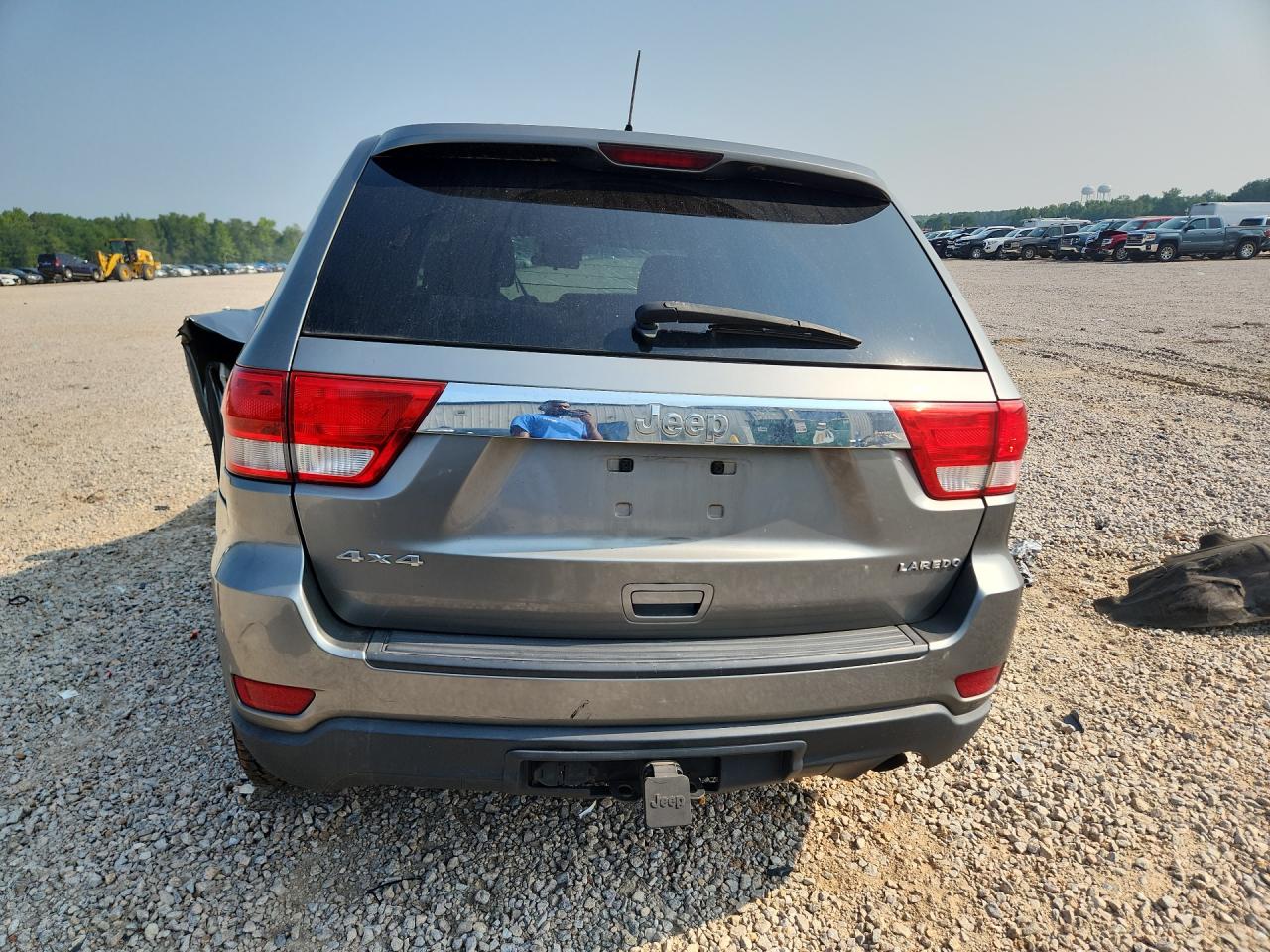 2013 Jeep Grand Cherokee Laredo Gray vin: 1C4RJFAG8DC505551