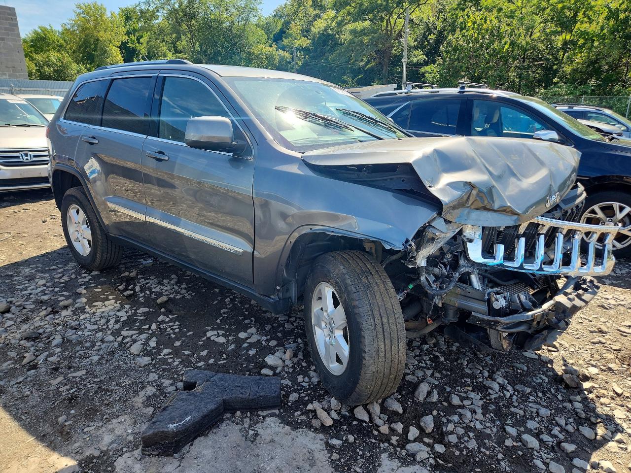 2013 Jeep Grand Cherokee Laredo Gray vin: 1C4RJFAG8DC506098