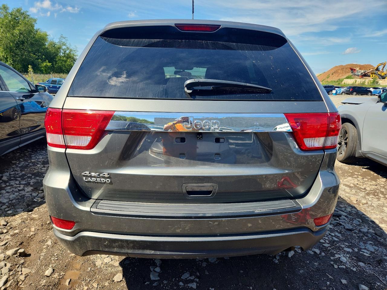 2013 Jeep Grand Cherokee Laredo Gray vin: 1C4RJFAG8DC506098