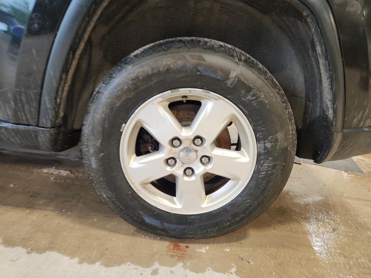 2013 Jeep Grand Cherokee Laredo Black vin: 1C4RJFAG8DC508403 Damage: Left Rear Wheel, Curb Rash, > 12 Inches