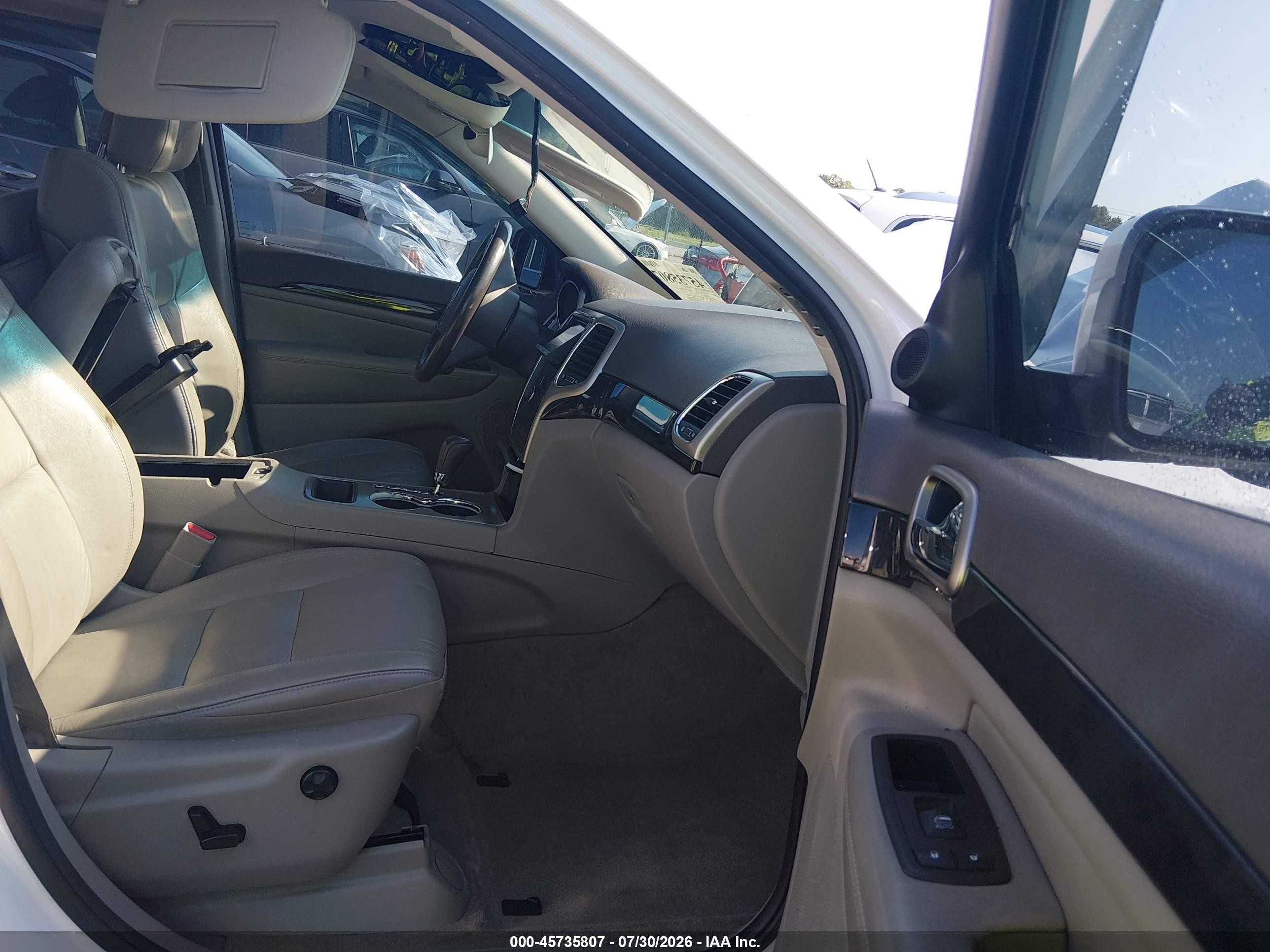 2013 Jeep Grand Cherokee Laredo White vin: 1C4RJFAG8DC548772