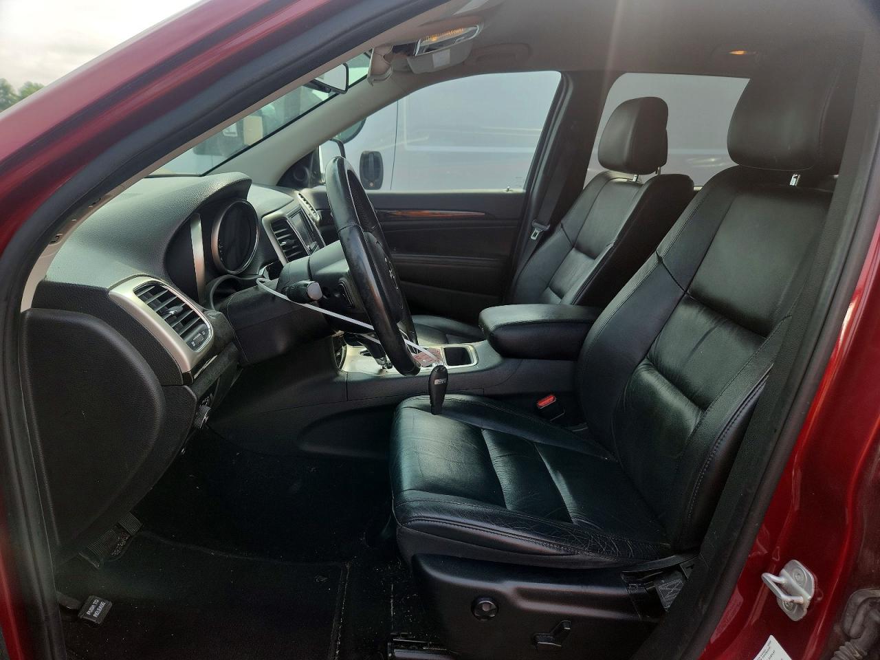 2013 Jeep Grand Cherokee Laredo Burgundy vin: 1C4RJFAG8DC583831