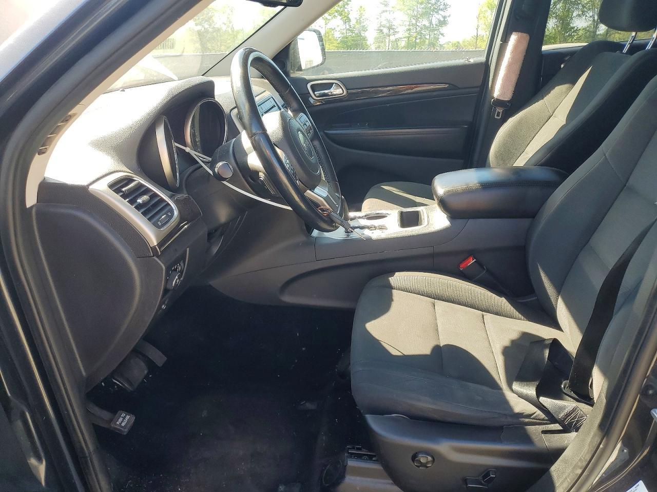 2013 Jeep Grand Cherokee Laredo Gray vin: 1C4RJFAG8DC584087