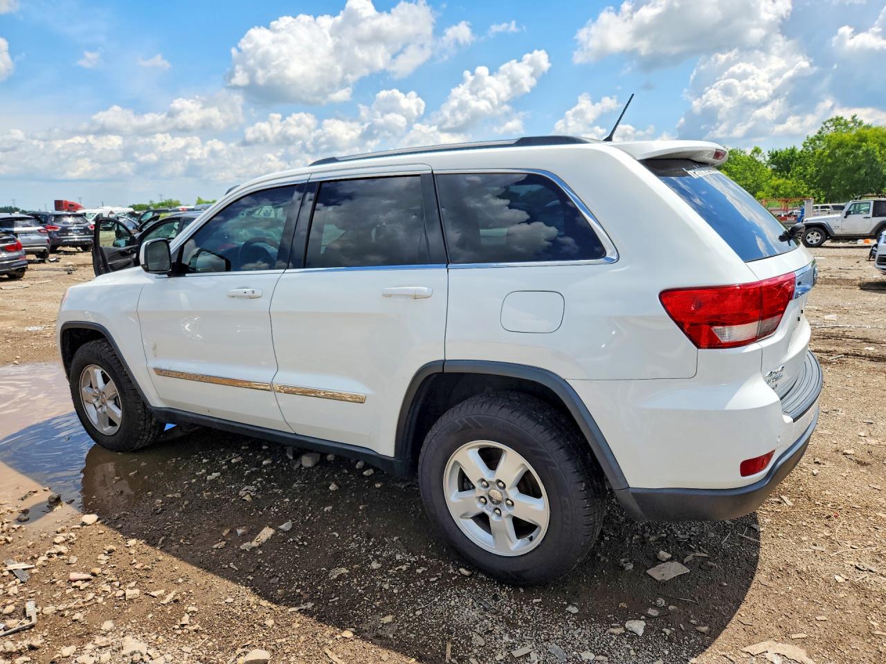 2013 Jeep Grand Cherokee Laredo Белый vin: 1C4RJFAG8DC642232
