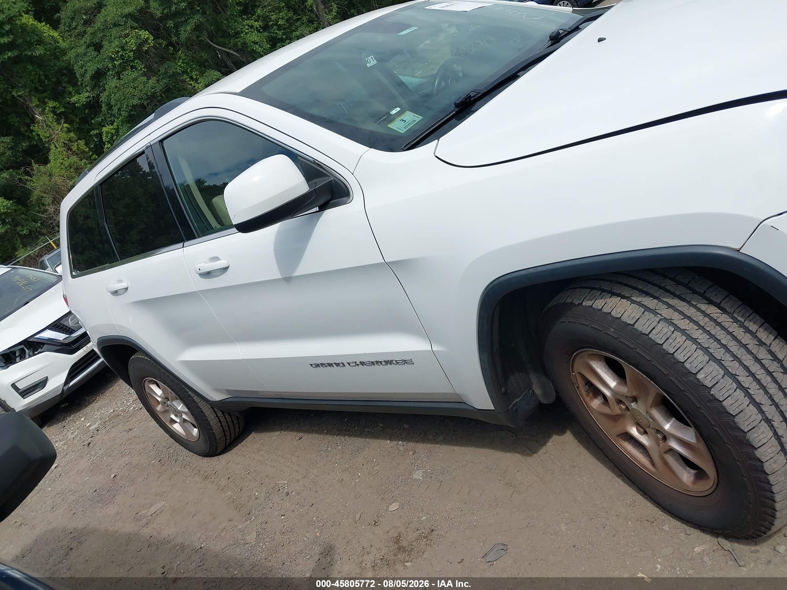 2014 Jeep Grand Cherokee Laredo White vin: 1C4RJFAG8EC110058