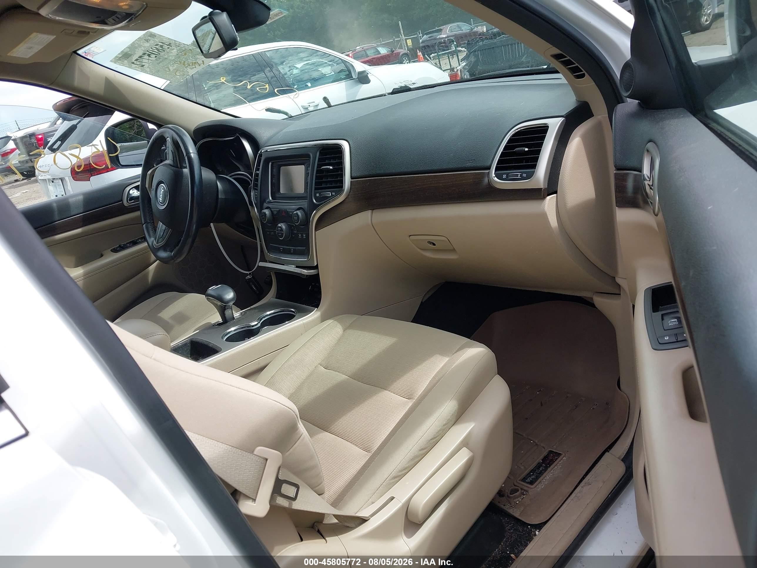 2014 Jeep Grand Cherokee Laredo White vin: 1C4RJFAG8EC110058