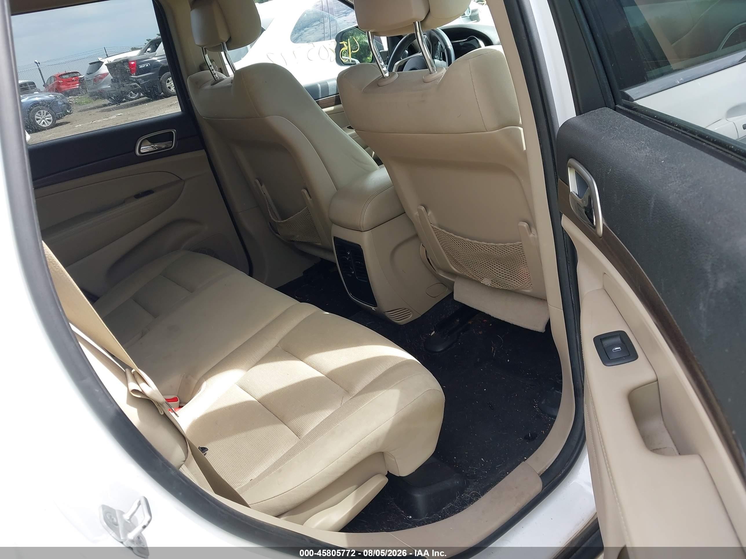2014 Jeep Grand Cherokee Laredo White vin: 1C4RJFAG8EC110058