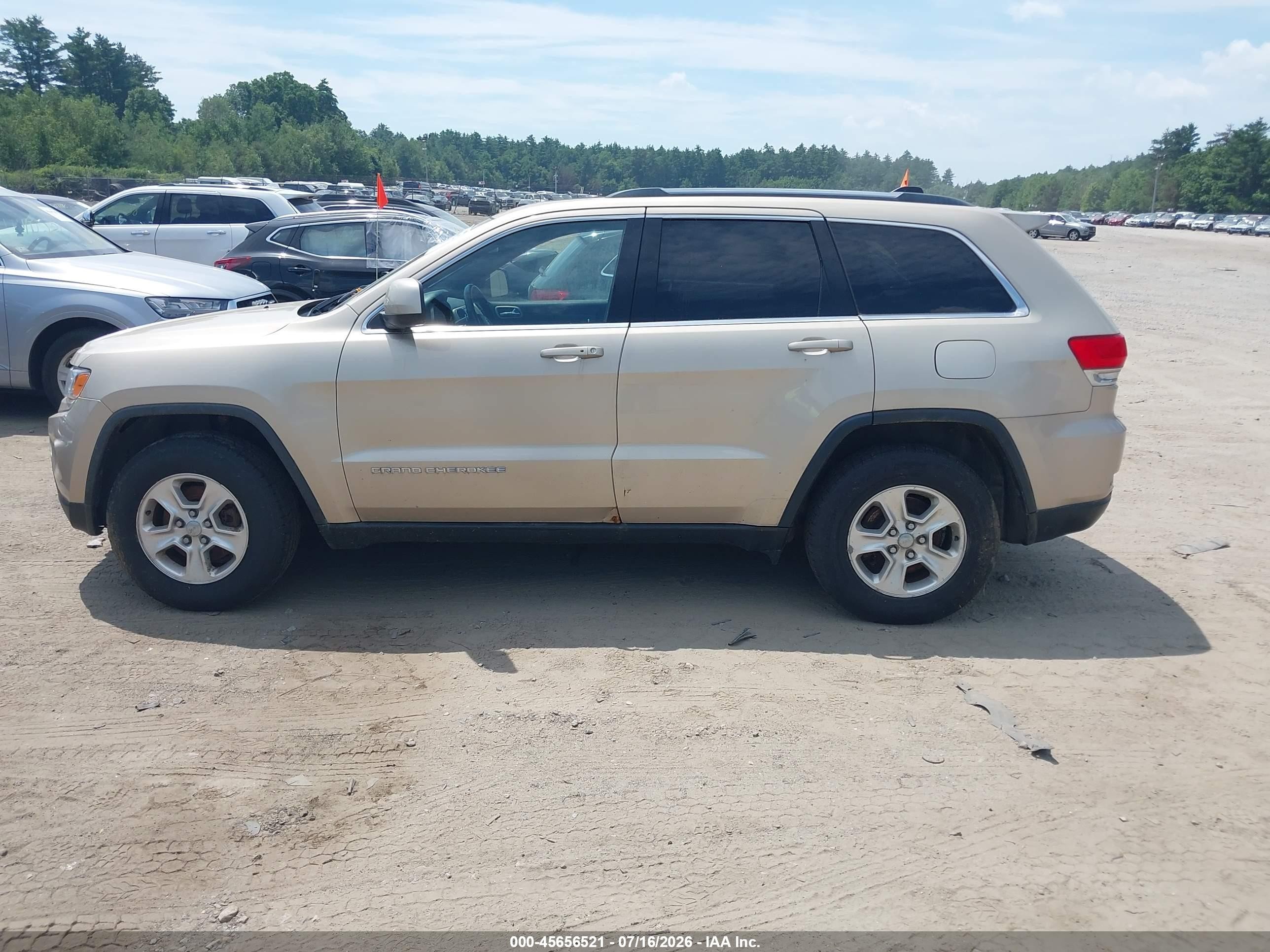 2014 Jeep Grand Cherokee Laredo Gold vin: 1C4RJFAG8EC119777