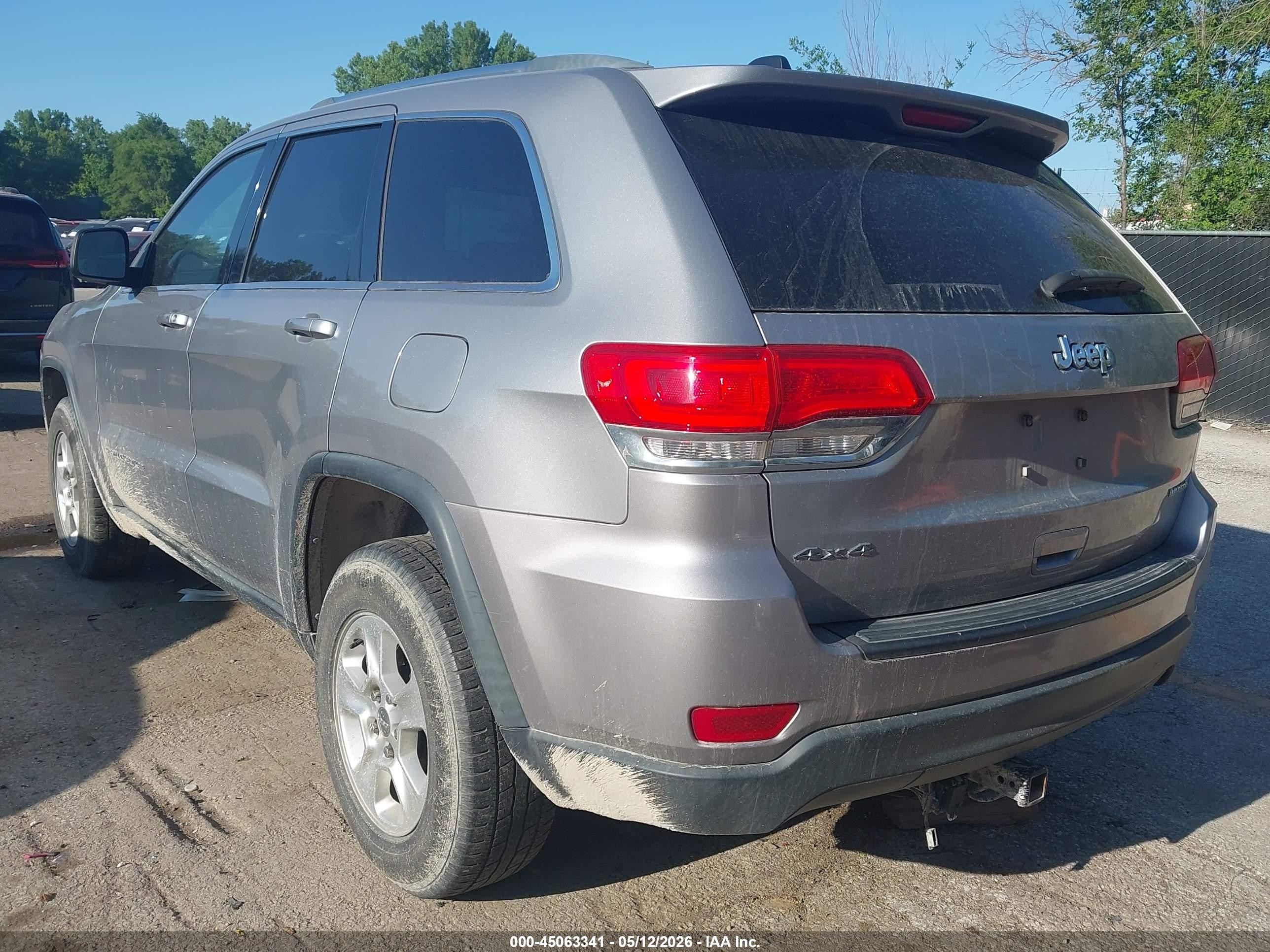 2014 Jeep Grand Cherokee Laredo Silver vin: 1C4RJFAG8EC186752