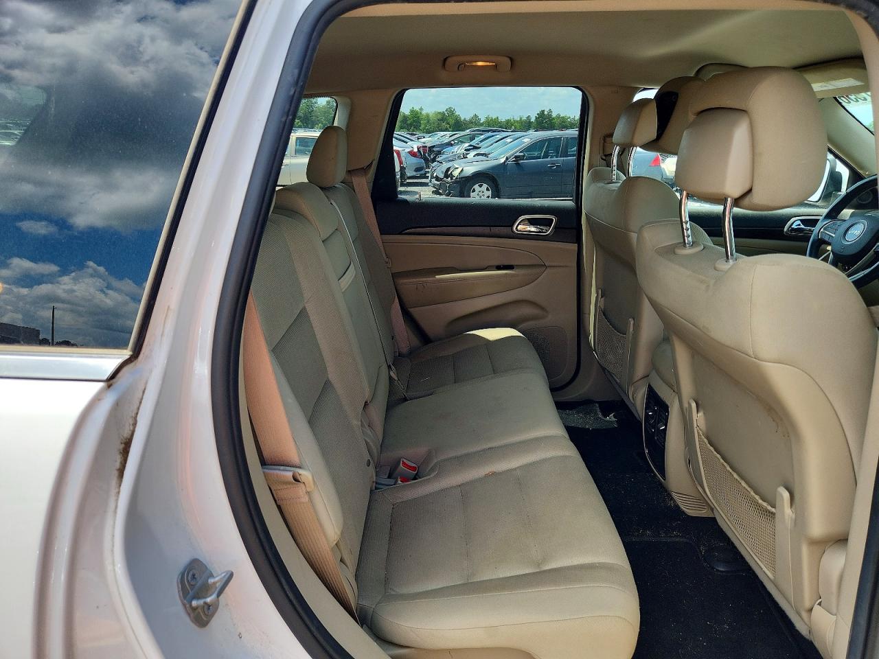 2014 Jeep Grand Cherokee Laredo White vin: 1C4RJFAG8EC333555