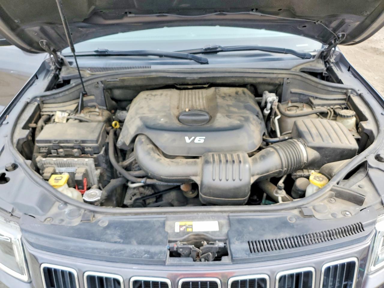 2014 Jeep Grand Cherokee Laredo Gray vin: 1C4RJFAG8EC534453
