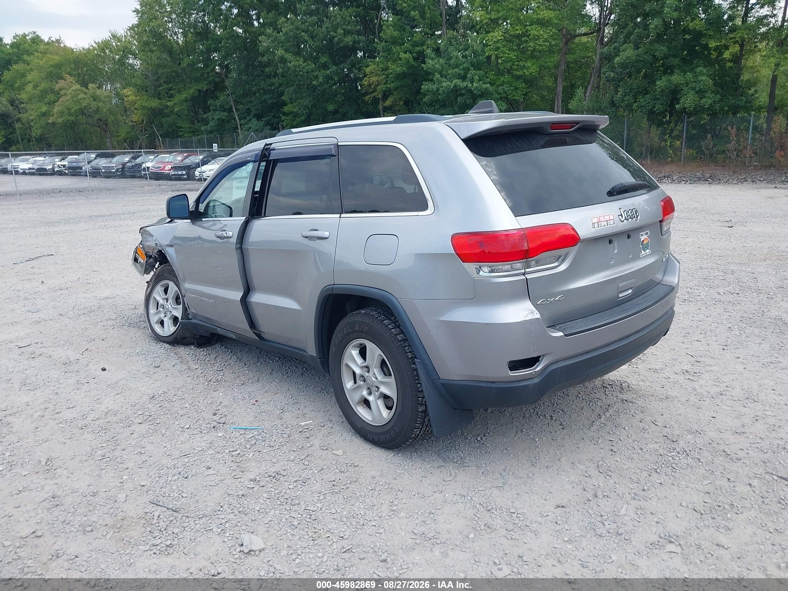 2014 Jeep Grand Cherokee Laredo Silver vin: 1C4RJFAG8EC584432