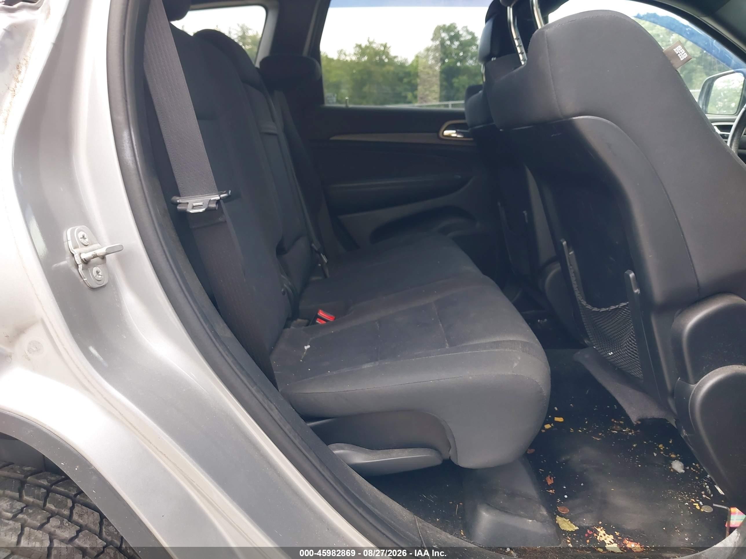 2014 Jeep Grand Cherokee Laredo Silver vin: 1C4RJFAG8EC584432