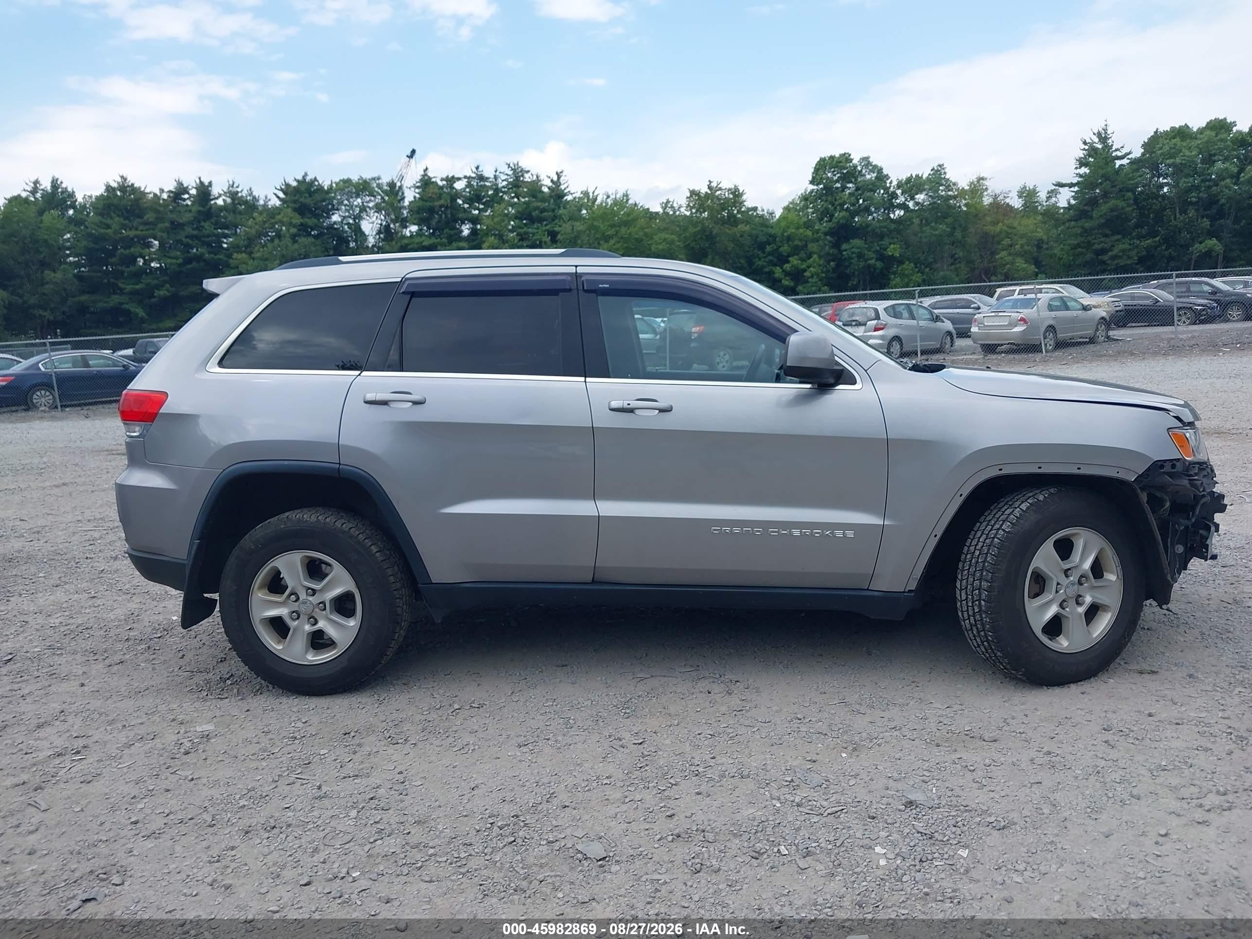 2014 Jeep Grand Cherokee Laredo Silver vin: 1C4RJFAG8EC584432