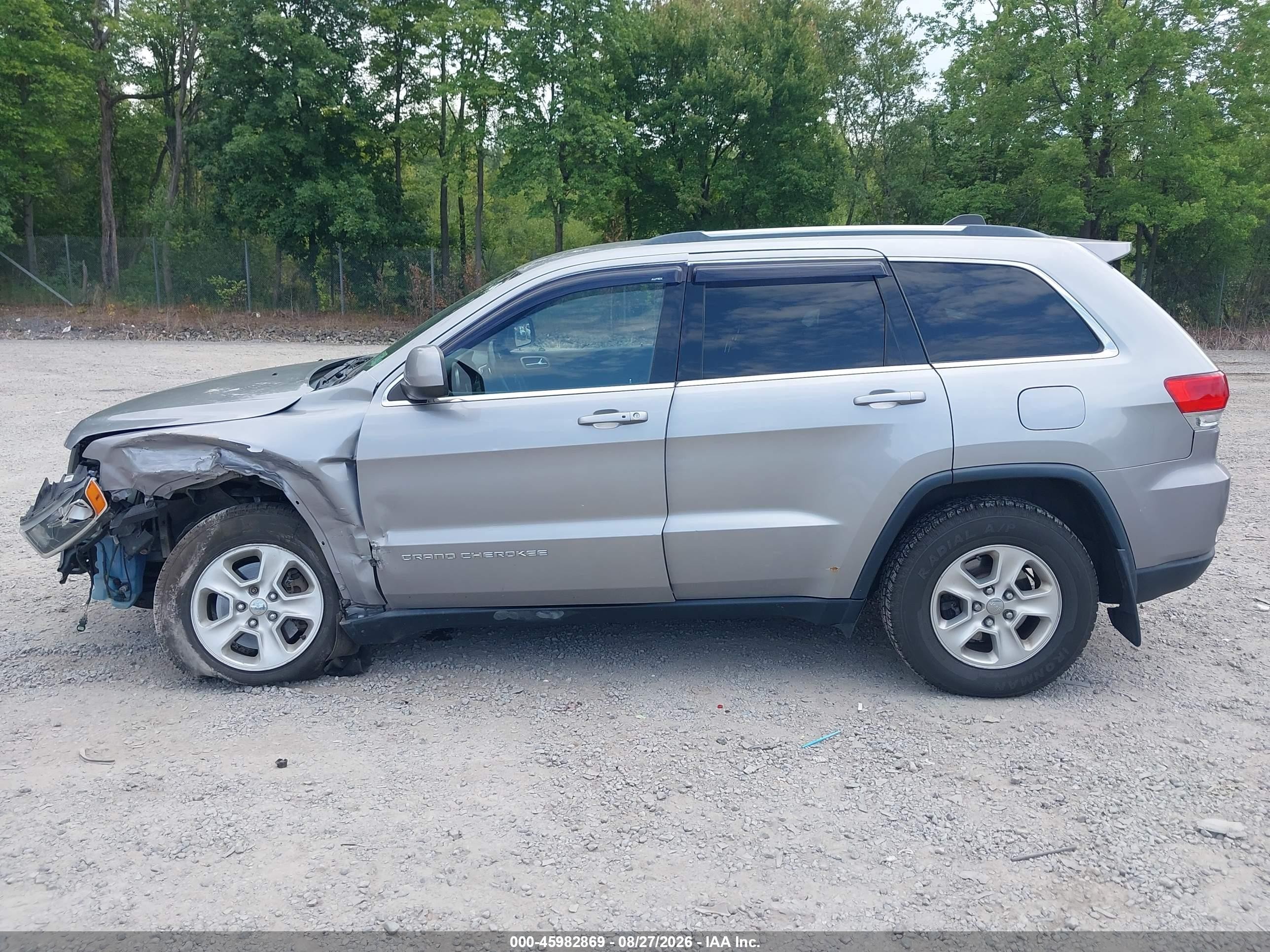 2014 Jeep Grand Cherokee Laredo Silver vin: 1C4RJFAG8EC584432