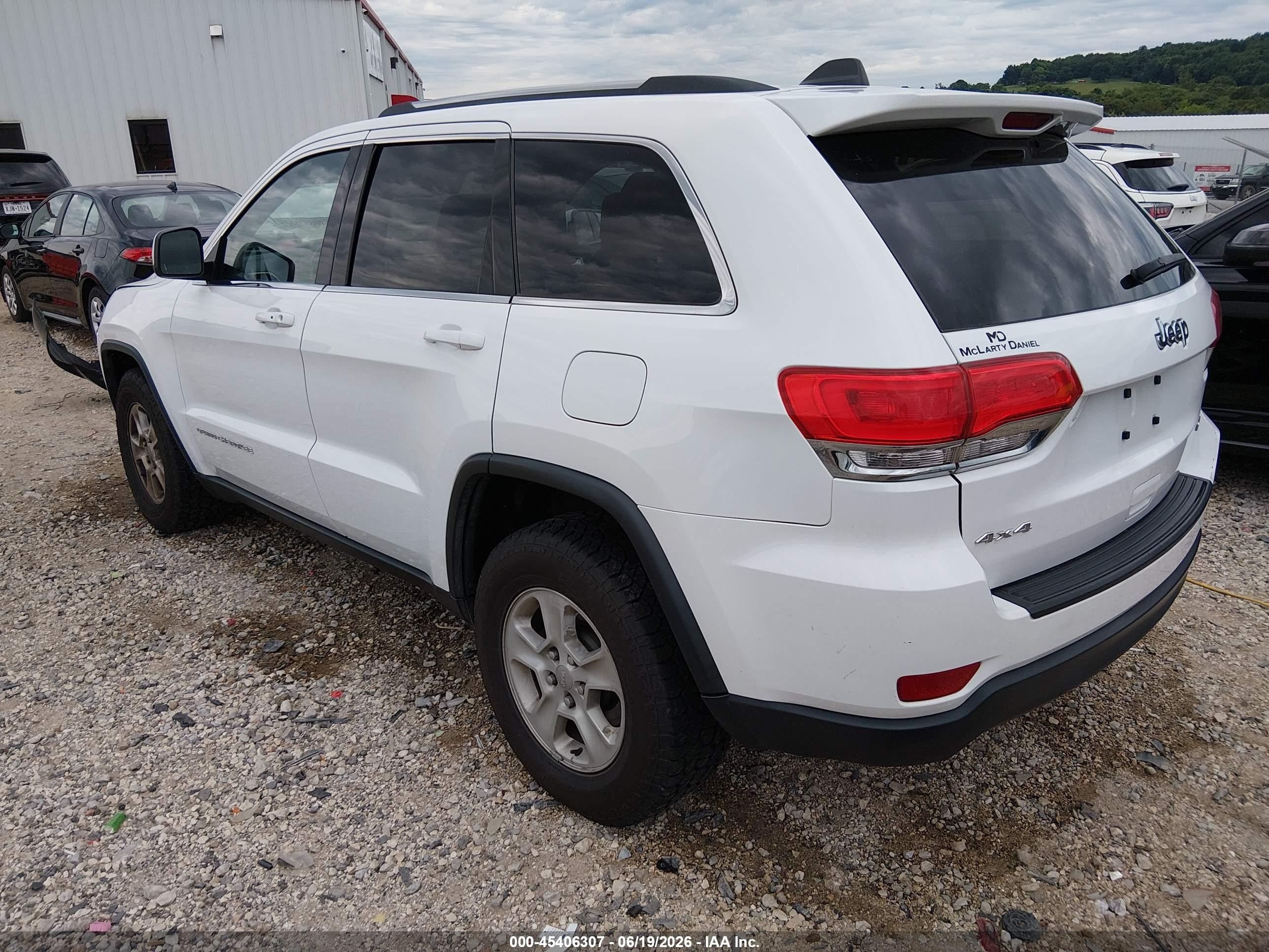 2015 Jeep Grand Cherokee Laredo White vin: 1C4RJFAG8FC159570
