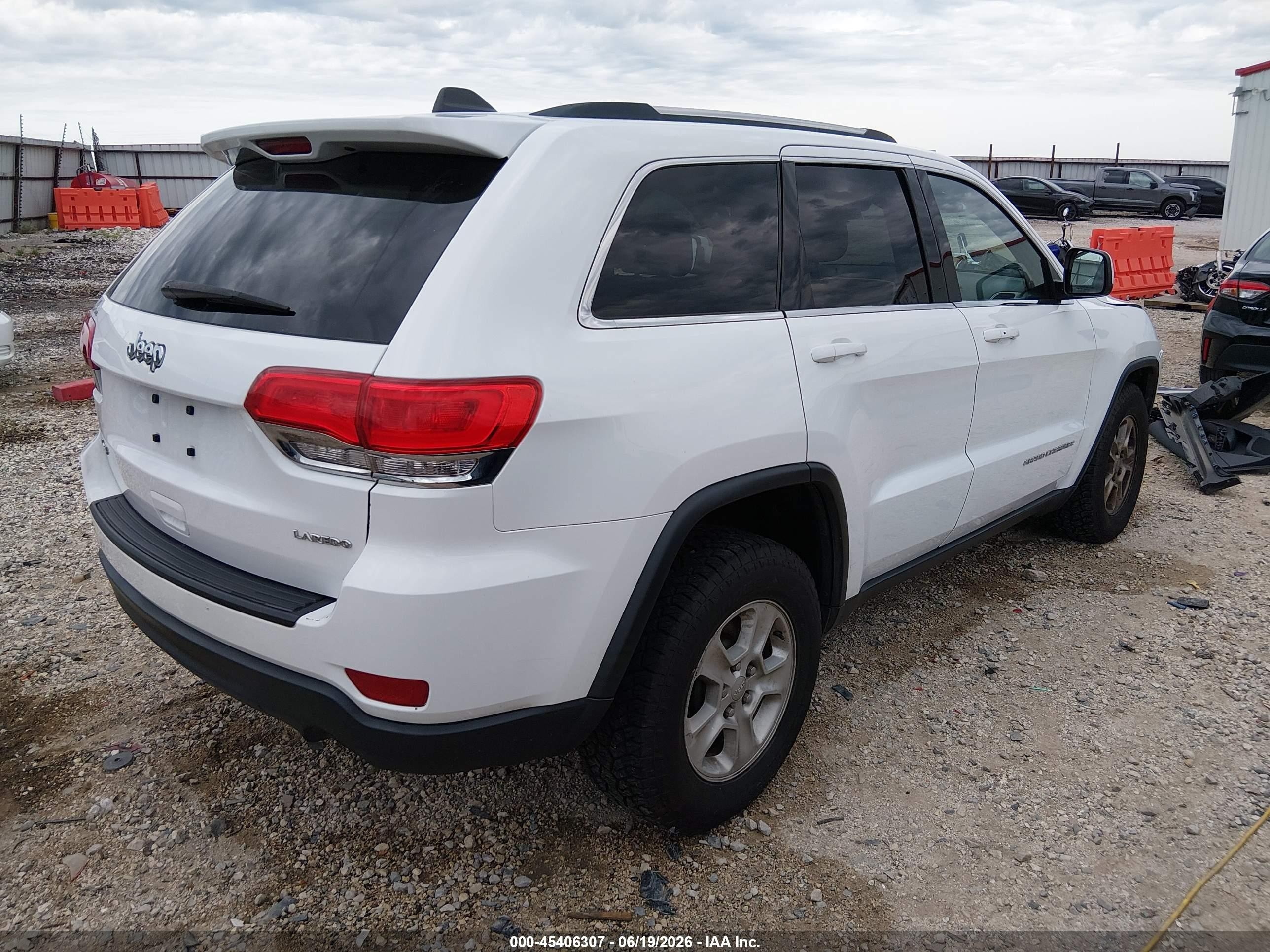 2015 Jeep Grand Cherokee Laredo White vin: 1C4RJFAG8FC159570