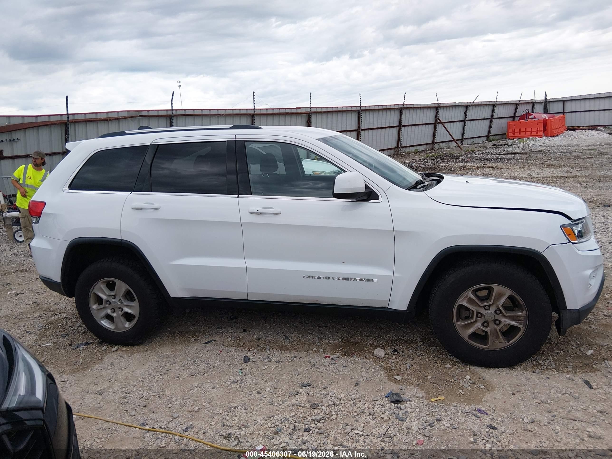 2015 Jeep Grand Cherokee Laredo White vin: 1C4RJFAG8FC159570