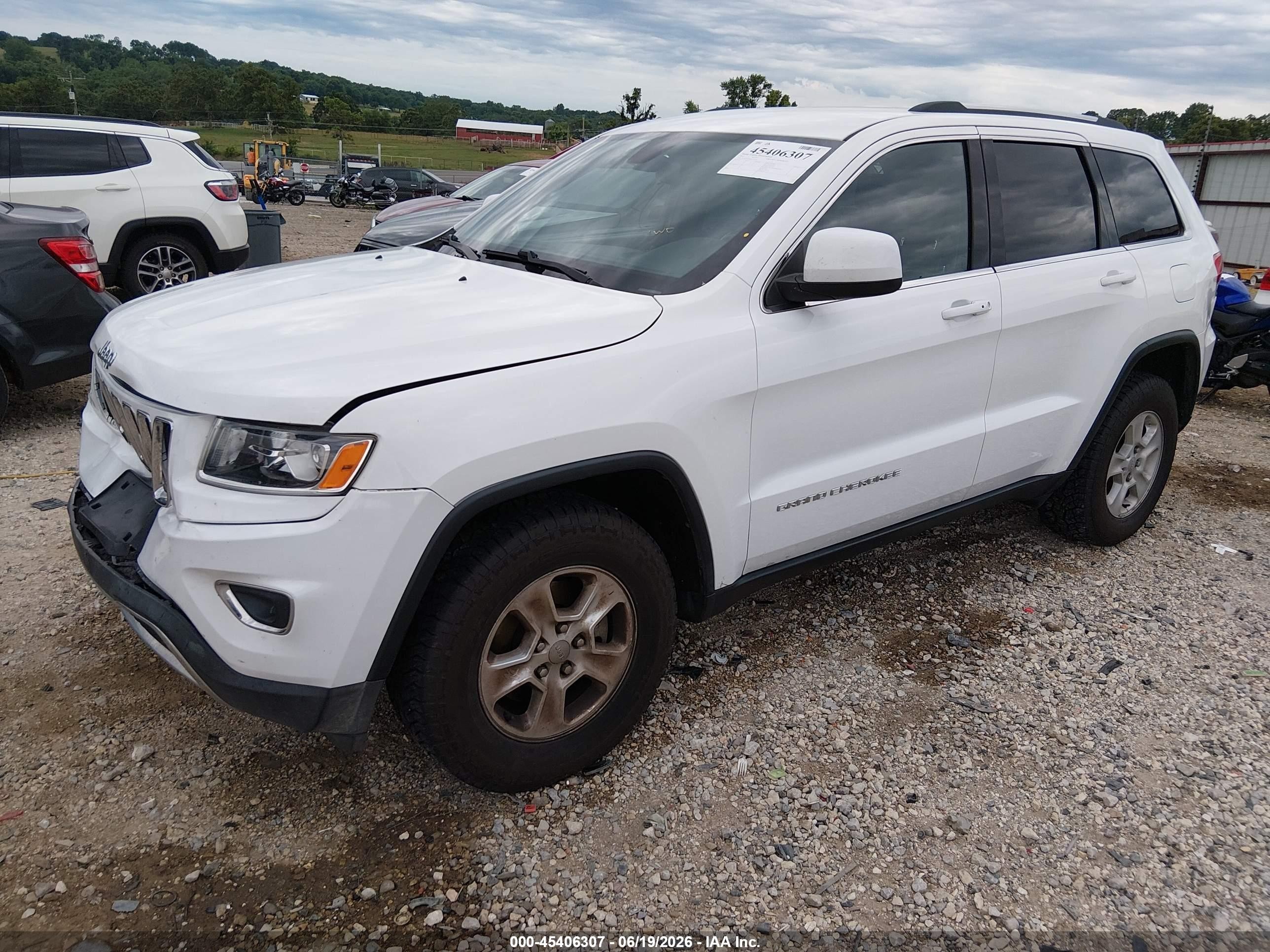 2015 Jeep Grand Cherokee Laredo White vin: 1C4RJFAG8FC159570