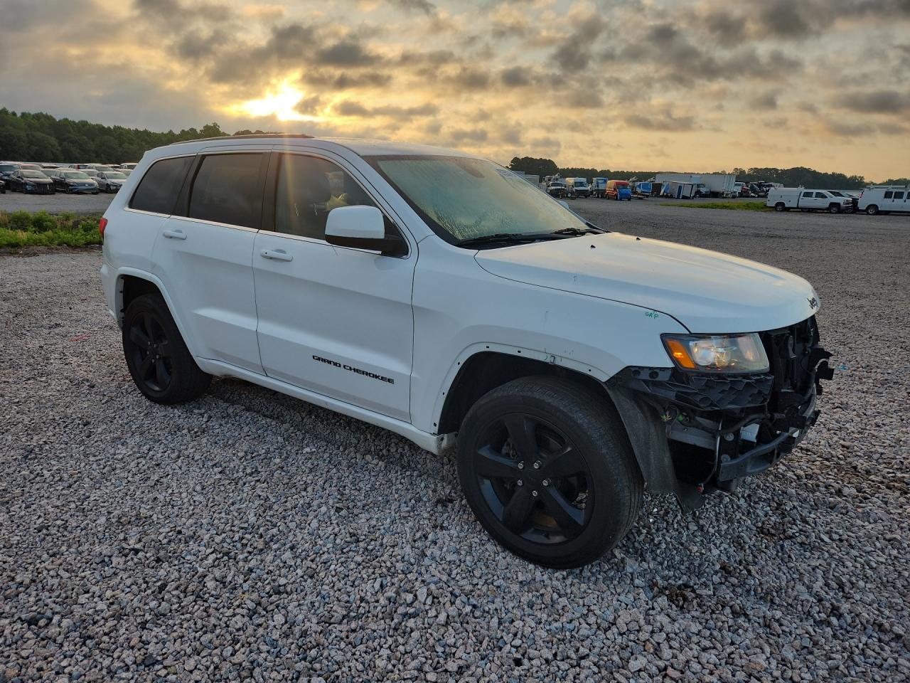 2015 Jeep Grand Cherokee Laredo White vin: 1C4RJFAG8FC190236