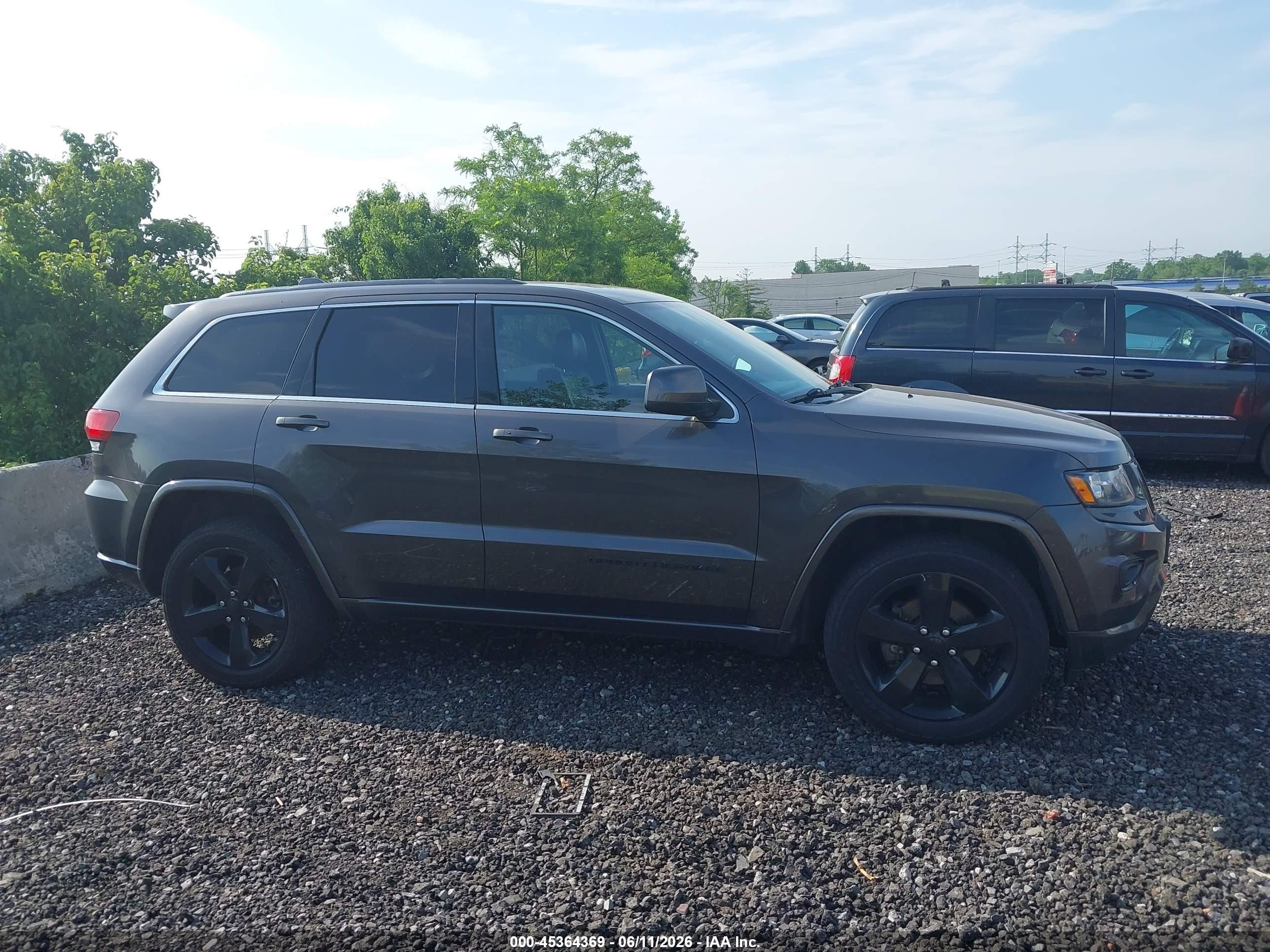 2015 Jeep Grand Cherokee Altitude Gray vin: 1C4RJFAG8FC206242