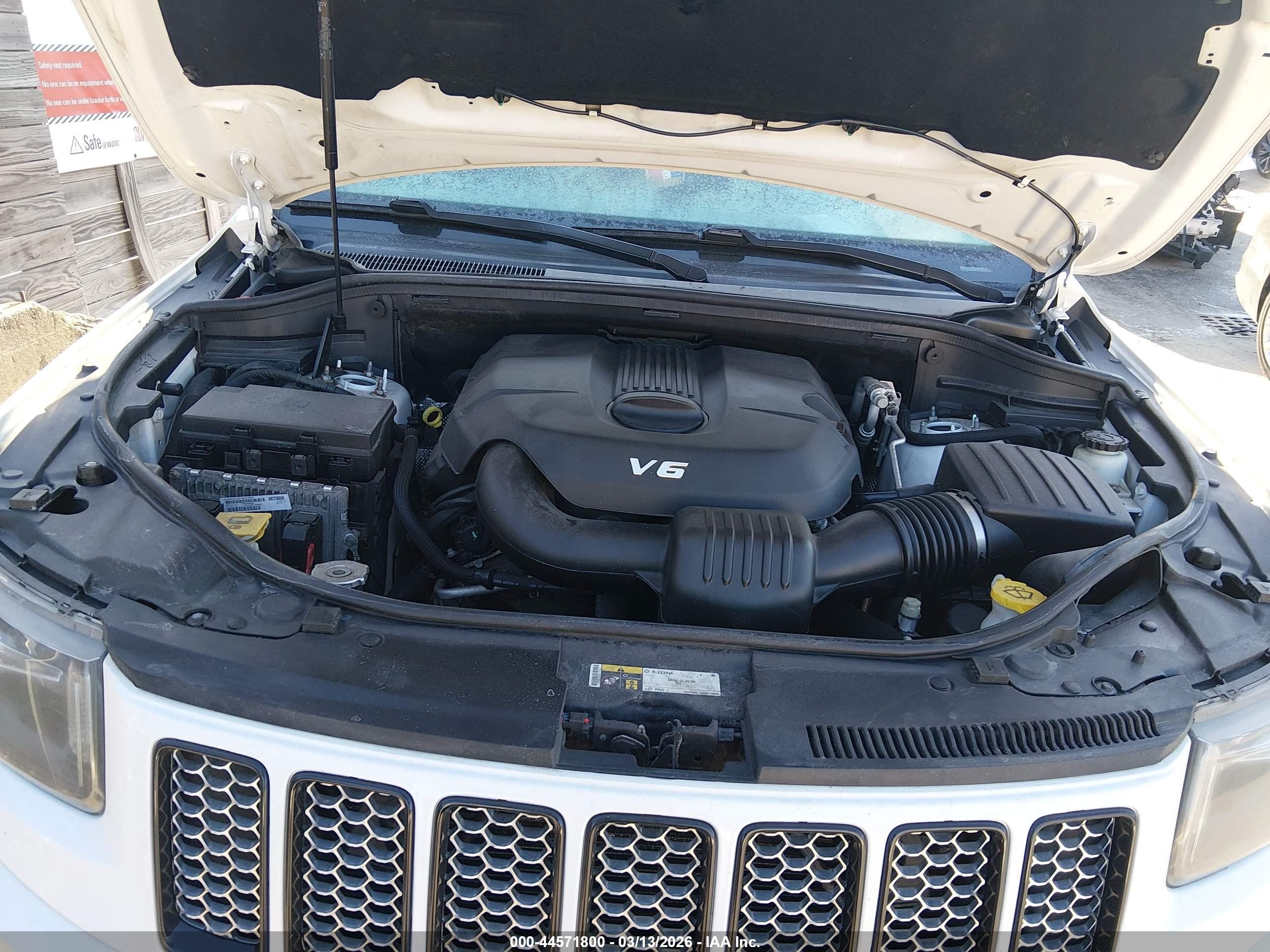 2015 Jeep Grand Cherokee Altitude White vin: 1C4RJFAG8FC209688