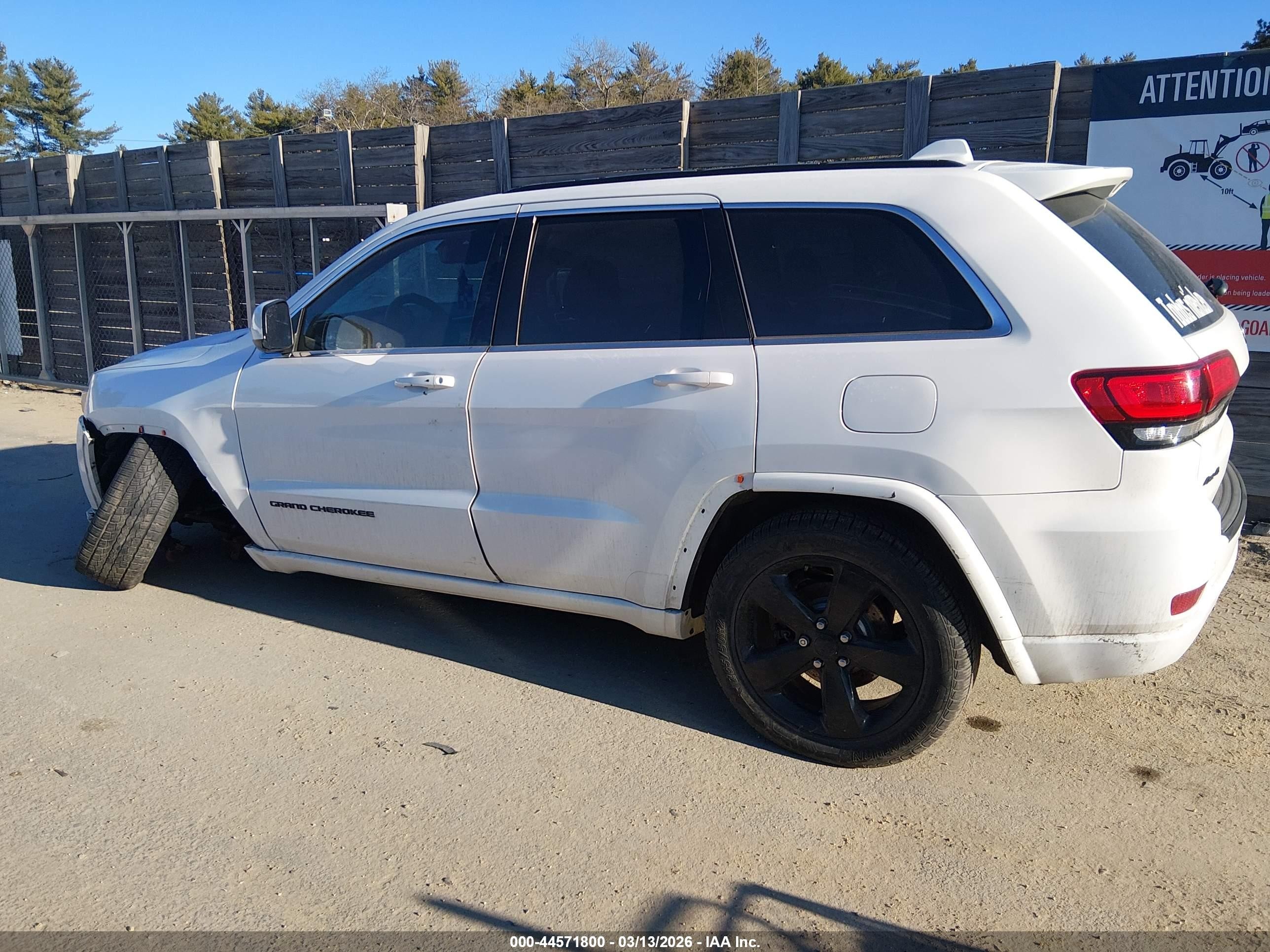 2015 Jeep Grand Cherokee Altitude White vin: 1C4RJFAG8FC209688