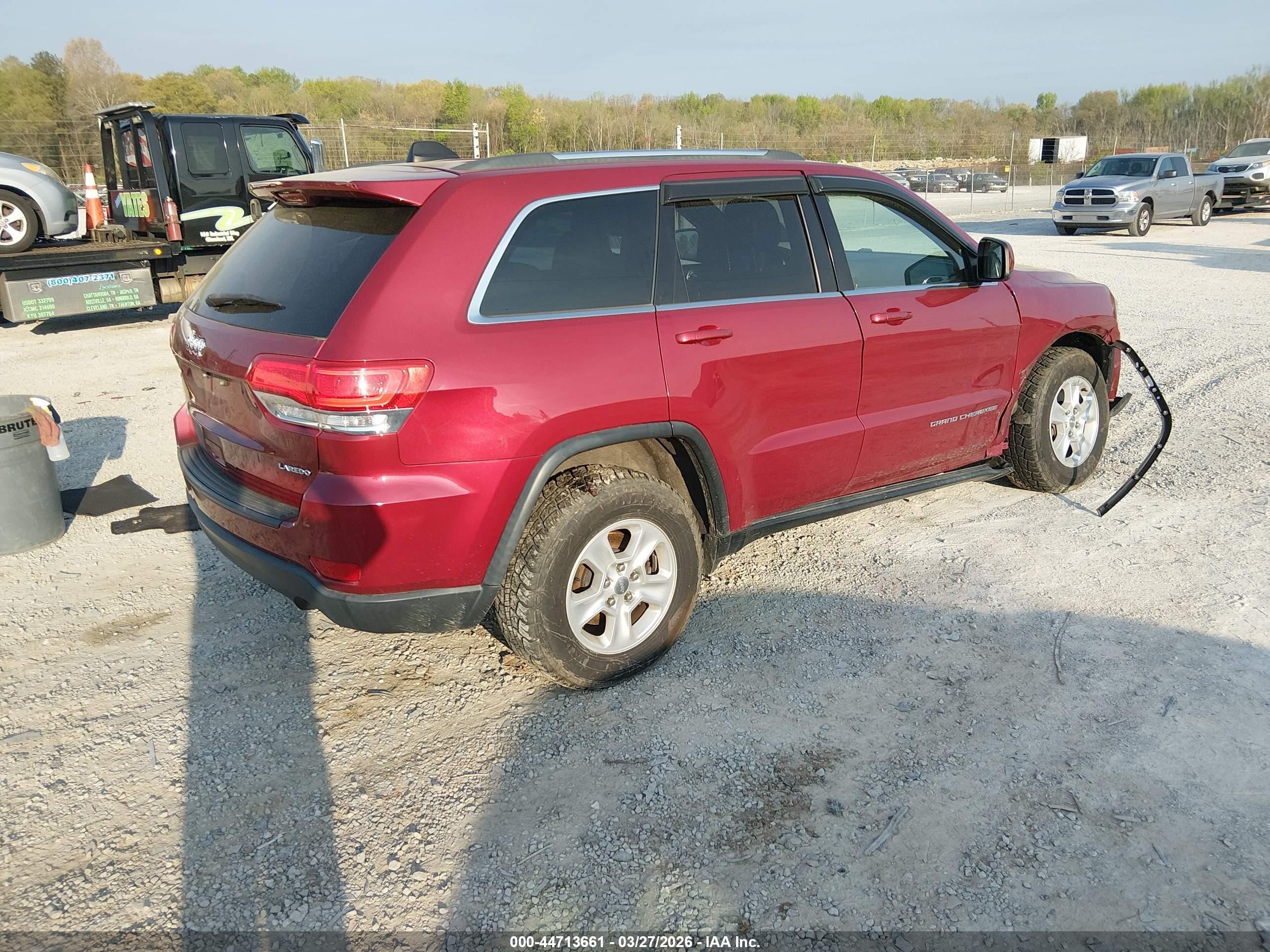 2015 Jeep Grand Cherokee Laredo Red vin: 1C4RJFAG8FC237622