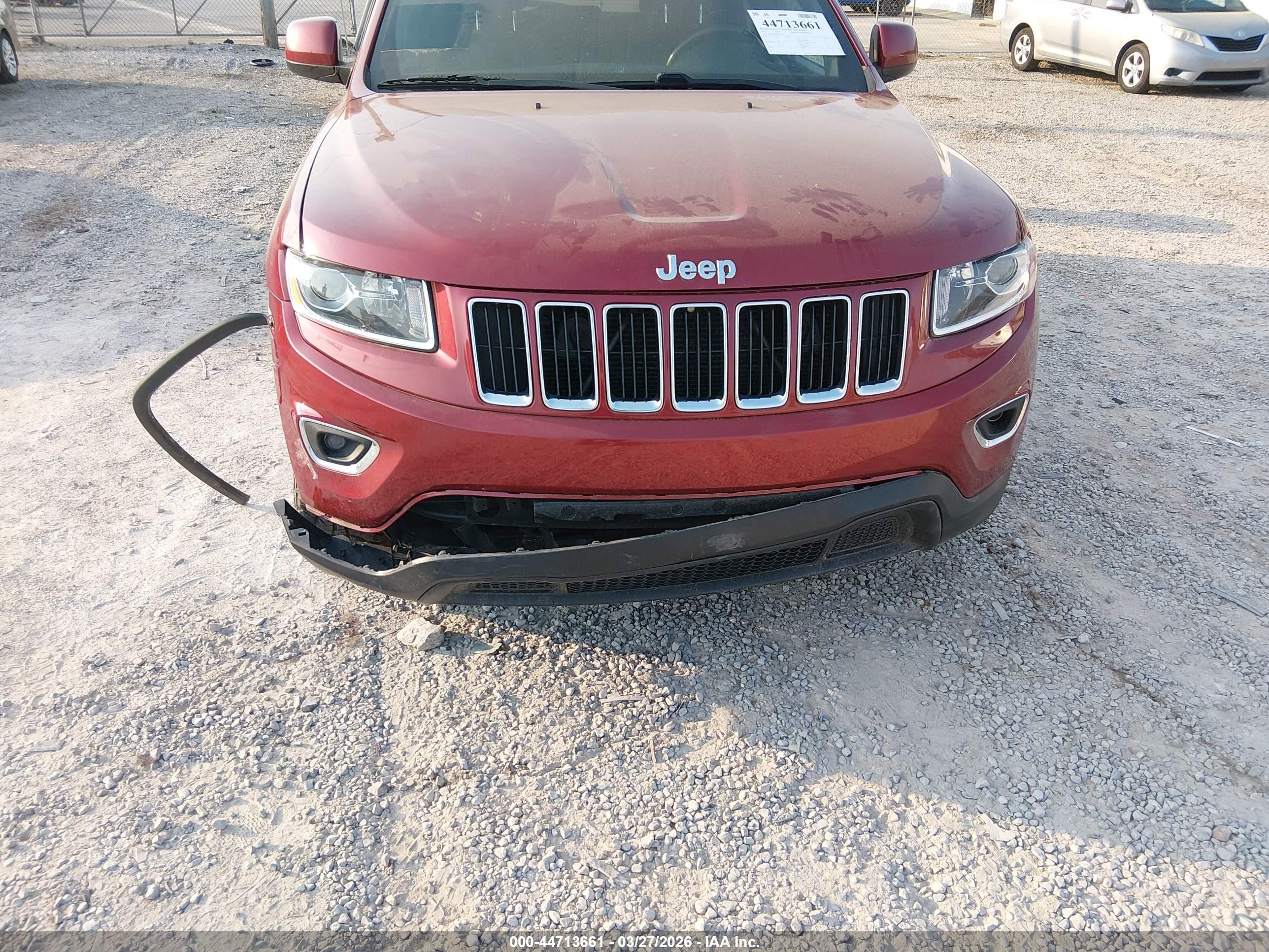 2015 Jeep Grand Cherokee Laredo Red vin: 1C4RJFAG8FC237622