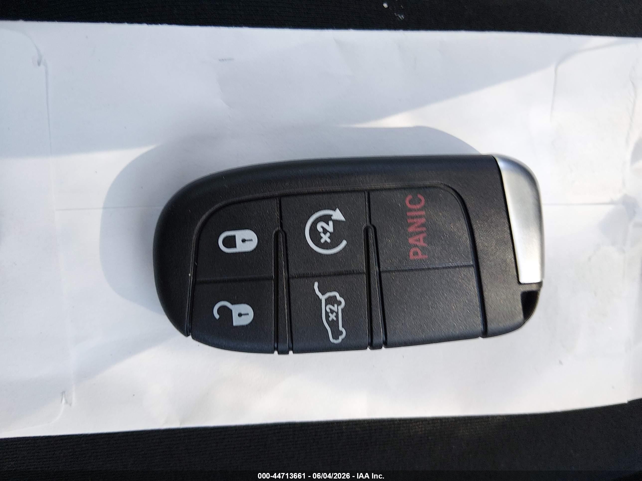 2015 Jeep Grand Cherokee Laredo Red vin: 1C4RJFAG8FC237622