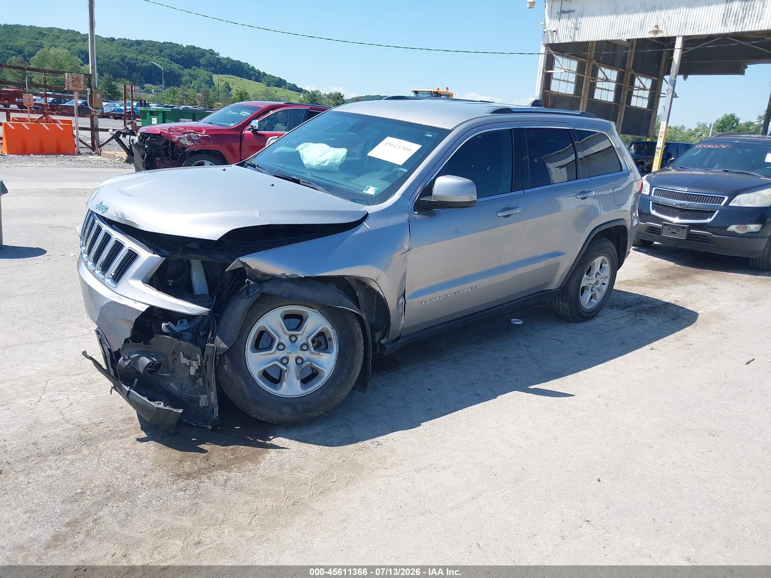 2015 Jeep Grand Cherokee Laredo Серебряный vin: 1C4RJFAG8FC602333