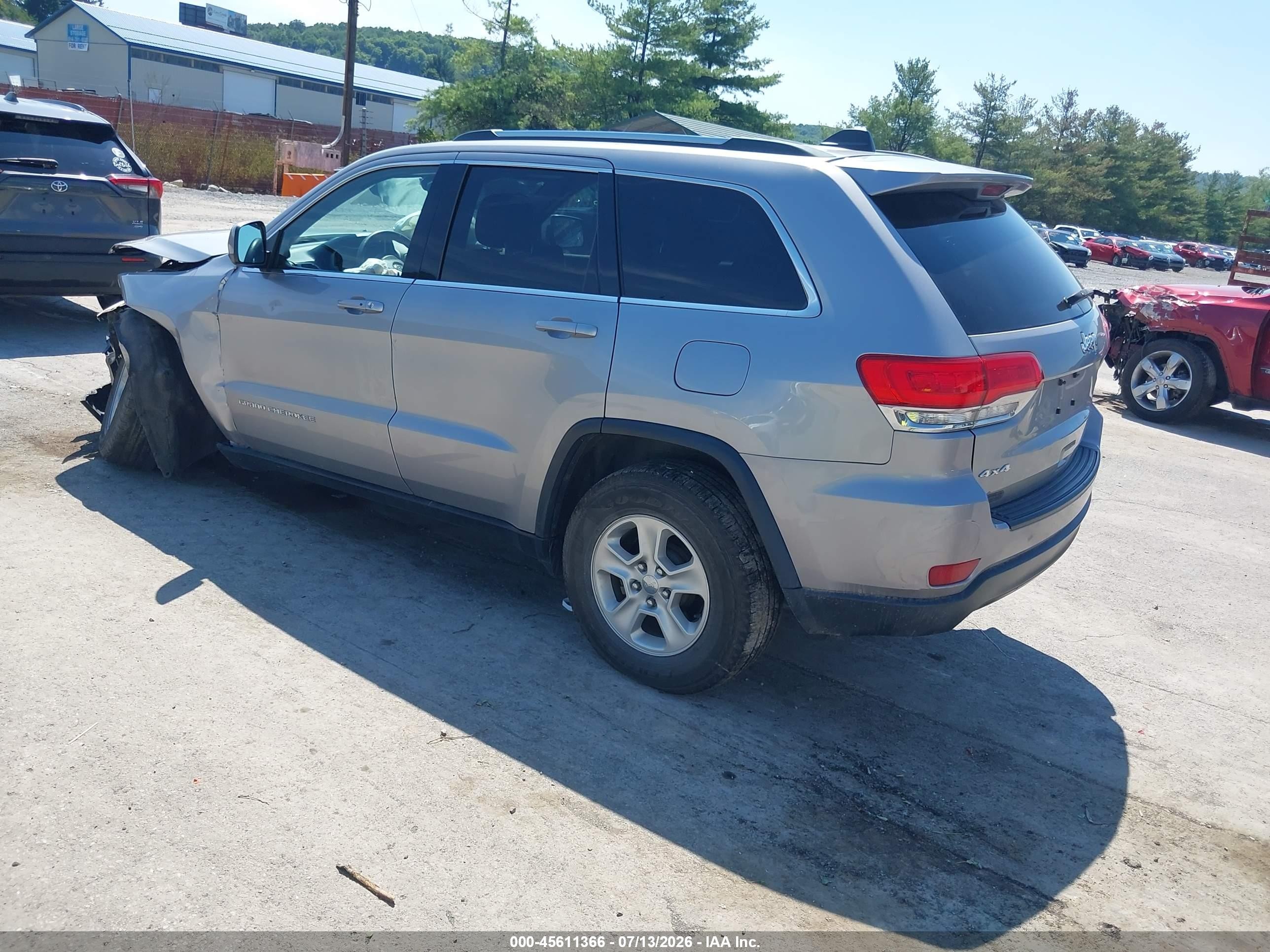 2015 Jeep Grand Cherokee Laredo Серебряный vin: 1C4RJFAG8FC602333