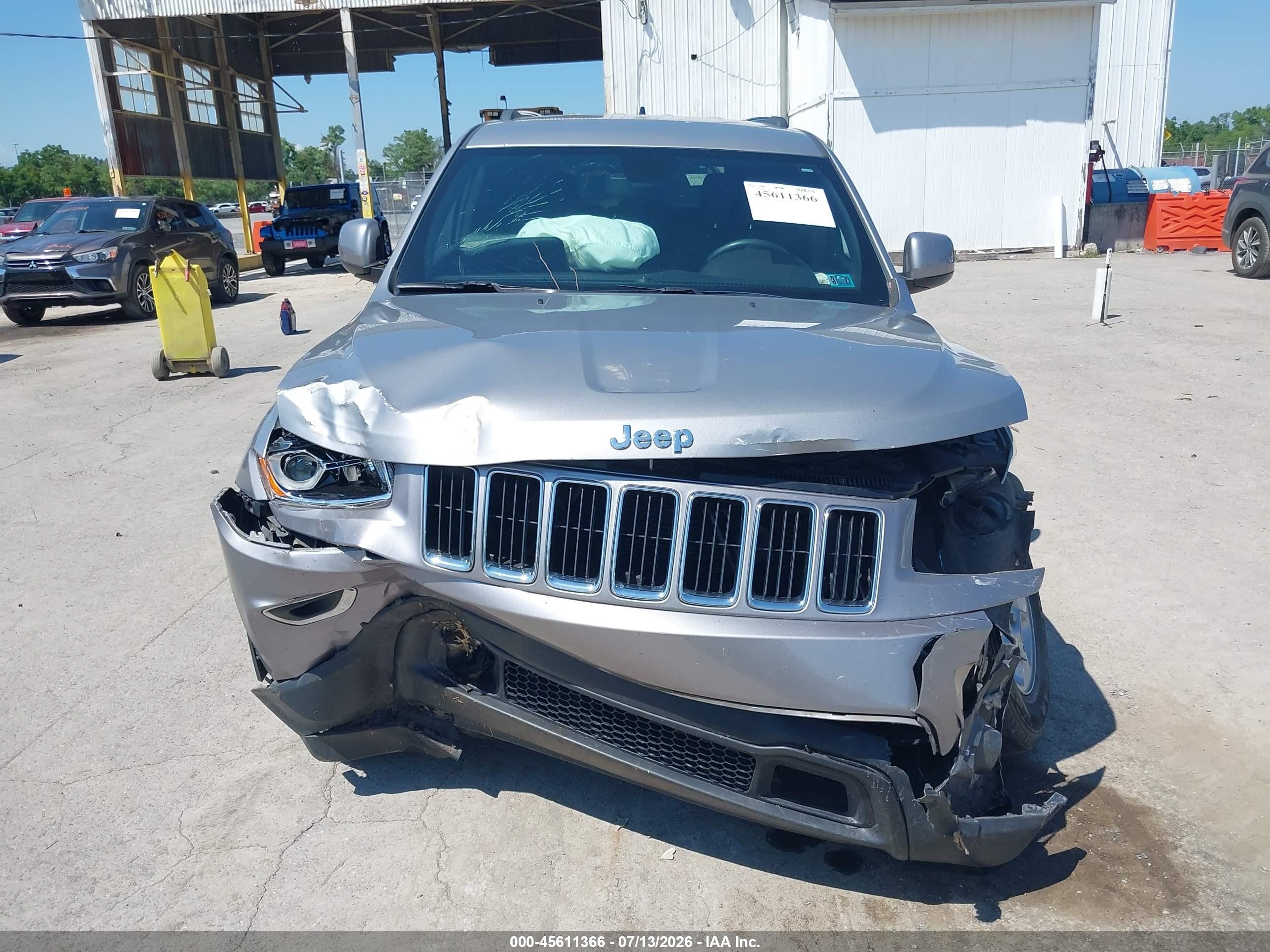 2015 Jeep Grand Cherokee Laredo Серебряный vin: 1C4RJFAG8FC602333