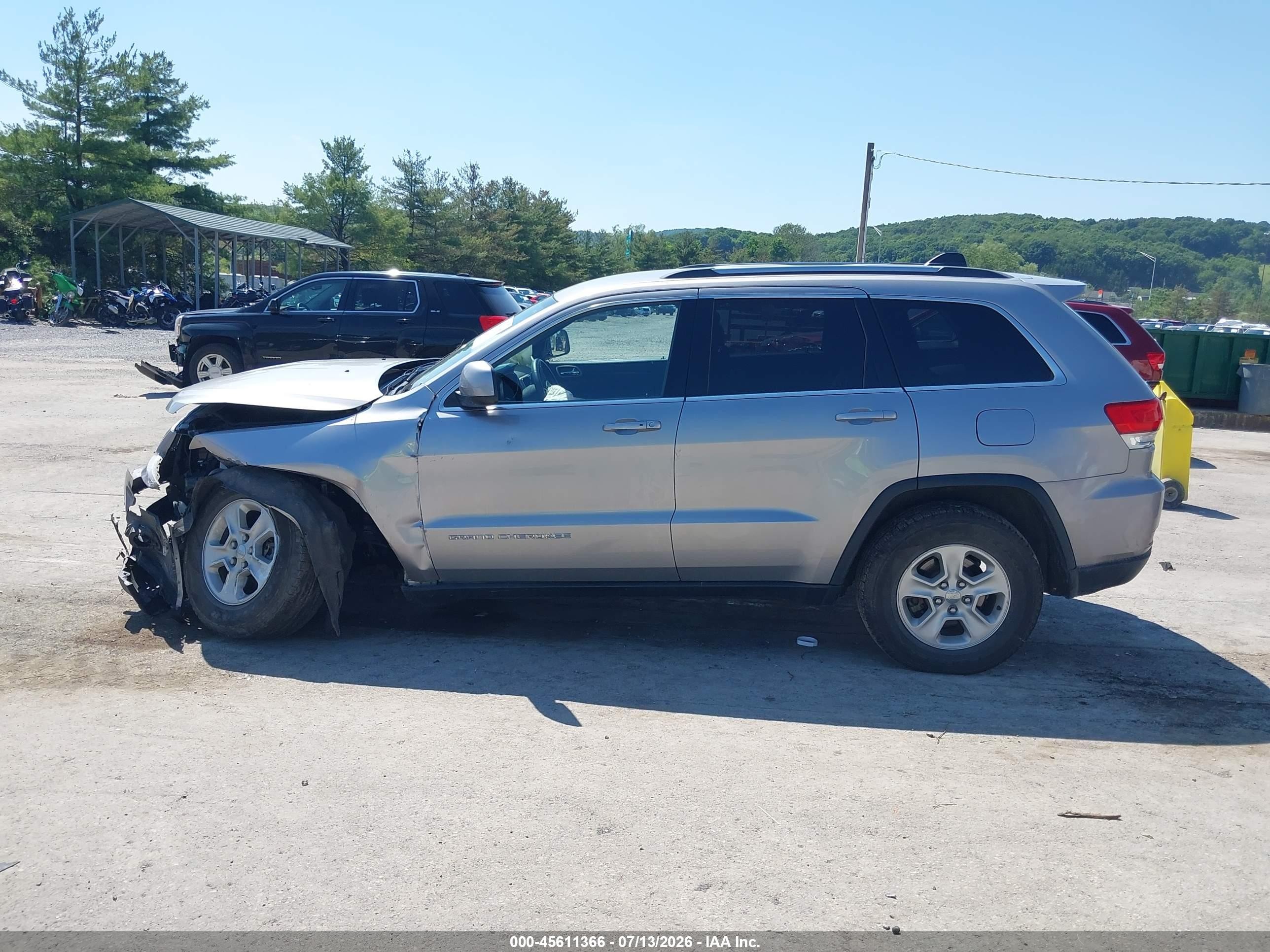 2015 Jeep Grand Cherokee Laredo Серебряный vin: 1C4RJFAG8FC602333
