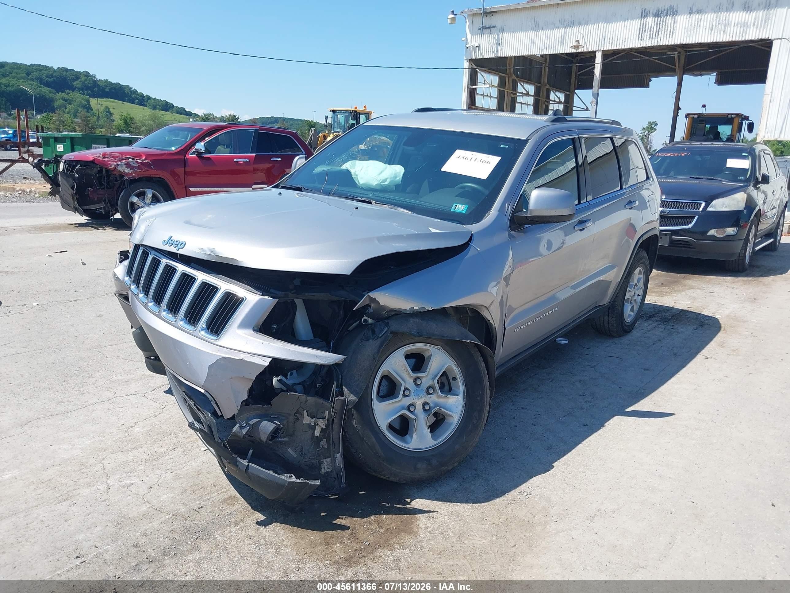2015 Jeep Grand Cherokee Laredo Серебряный vin: 1C4RJFAG8FC602333