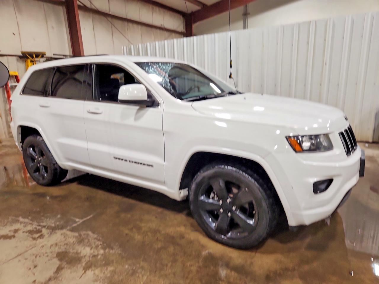 2015 Jeep Grand Cherokee Laredo White vin: 1C4RJFAG8FC660328