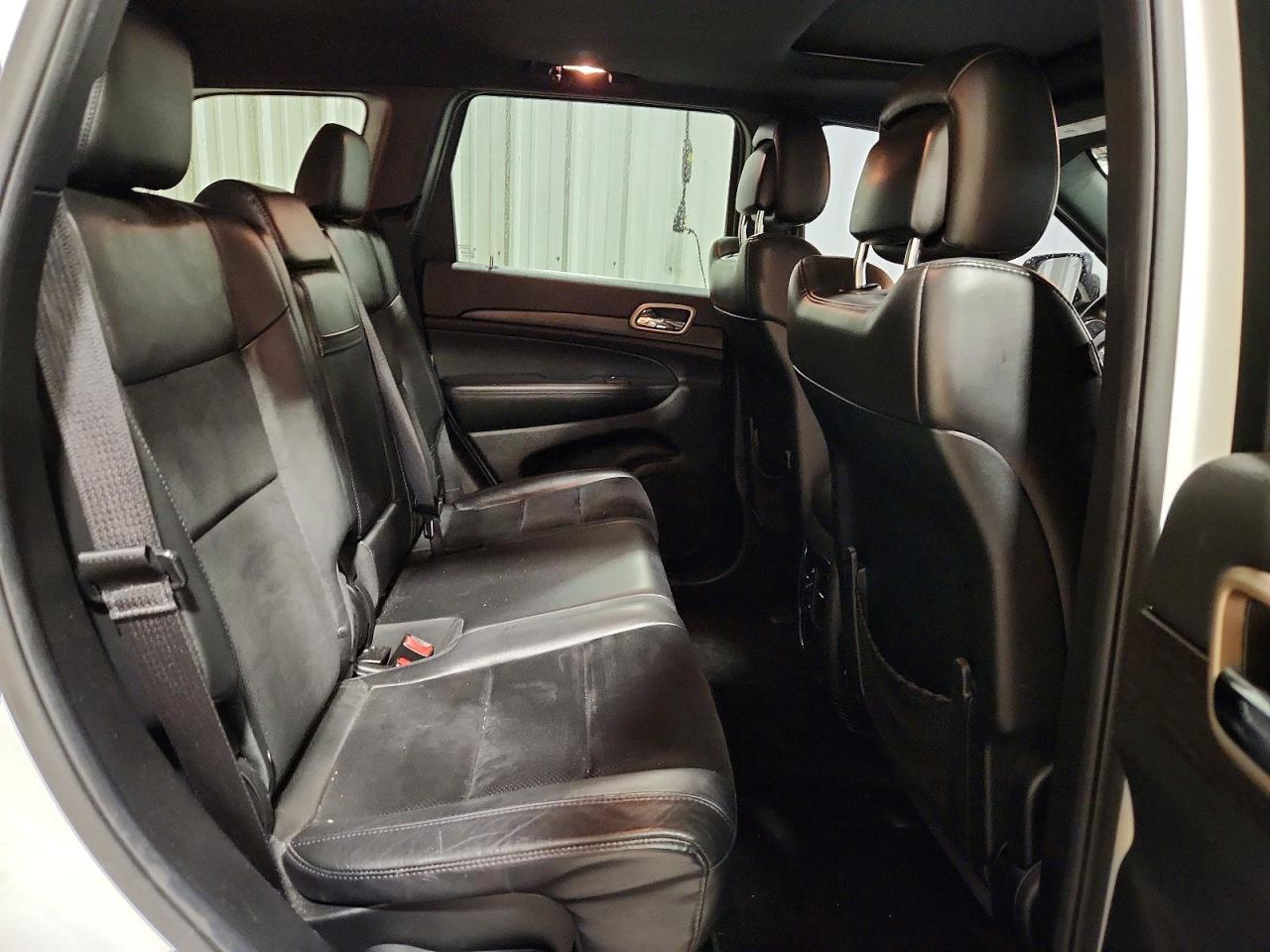 2015 Jeep Grand Cherokee Laredo White vin: 1C4RJFAG8FC660328