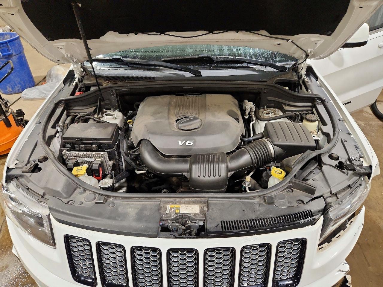 2015 Jeep Grand Cherokee Laredo White vin: 1C4RJFAG8FC660328