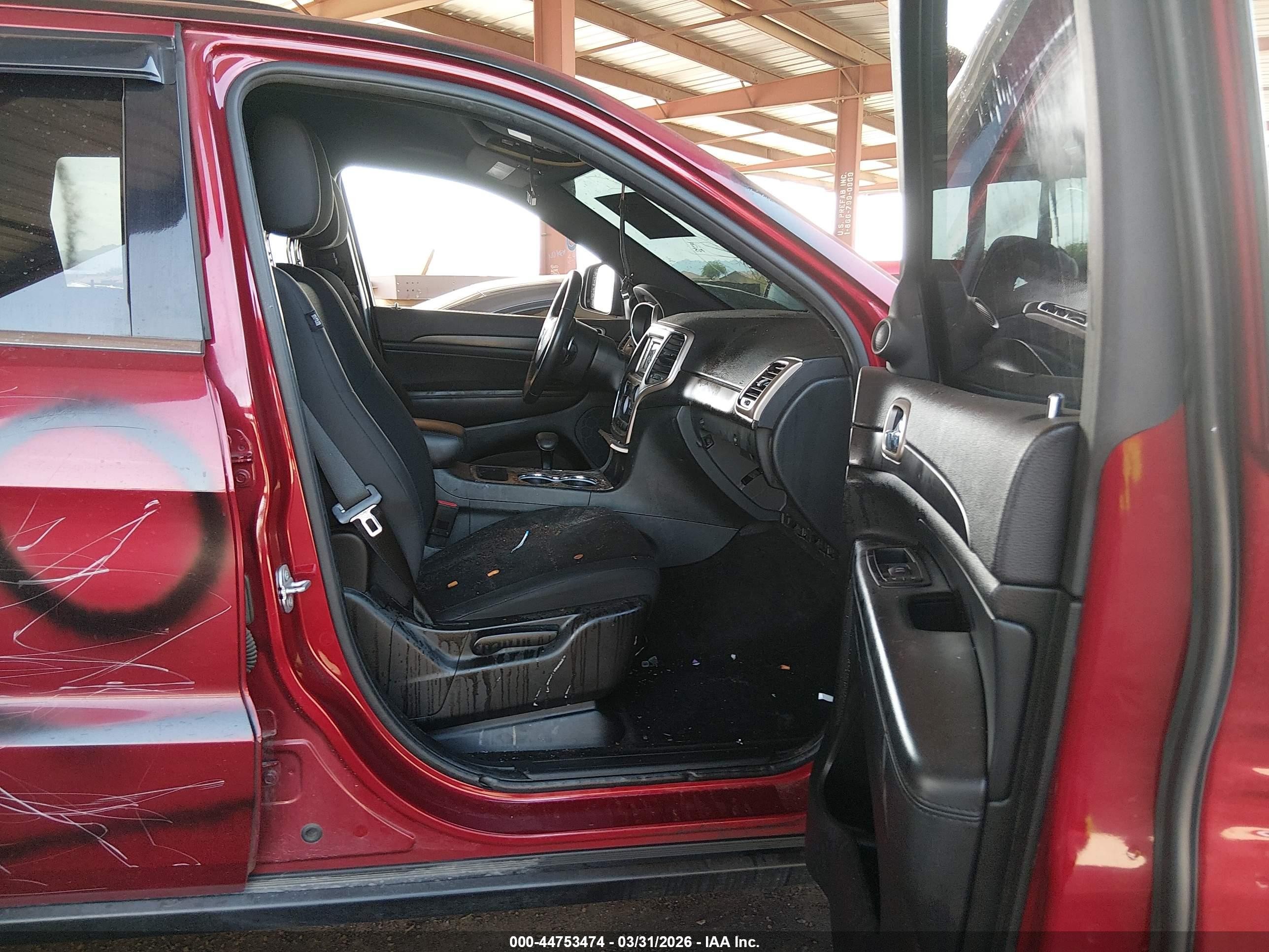 2015 Jeep Grand Cherokee Laredo Red vin: 1C4RJFAG8FC697072
